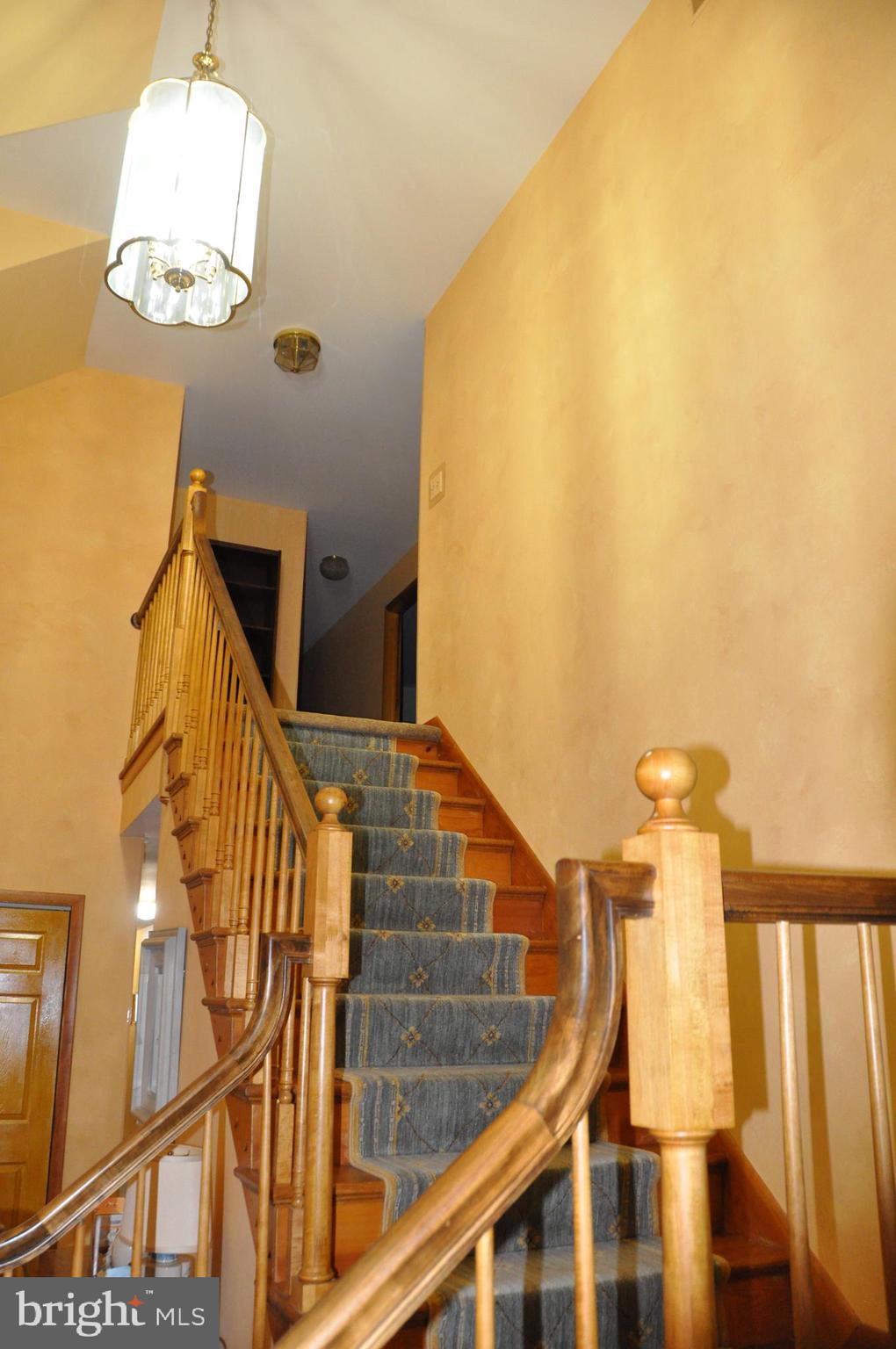 ROLLING HILLS - Residential