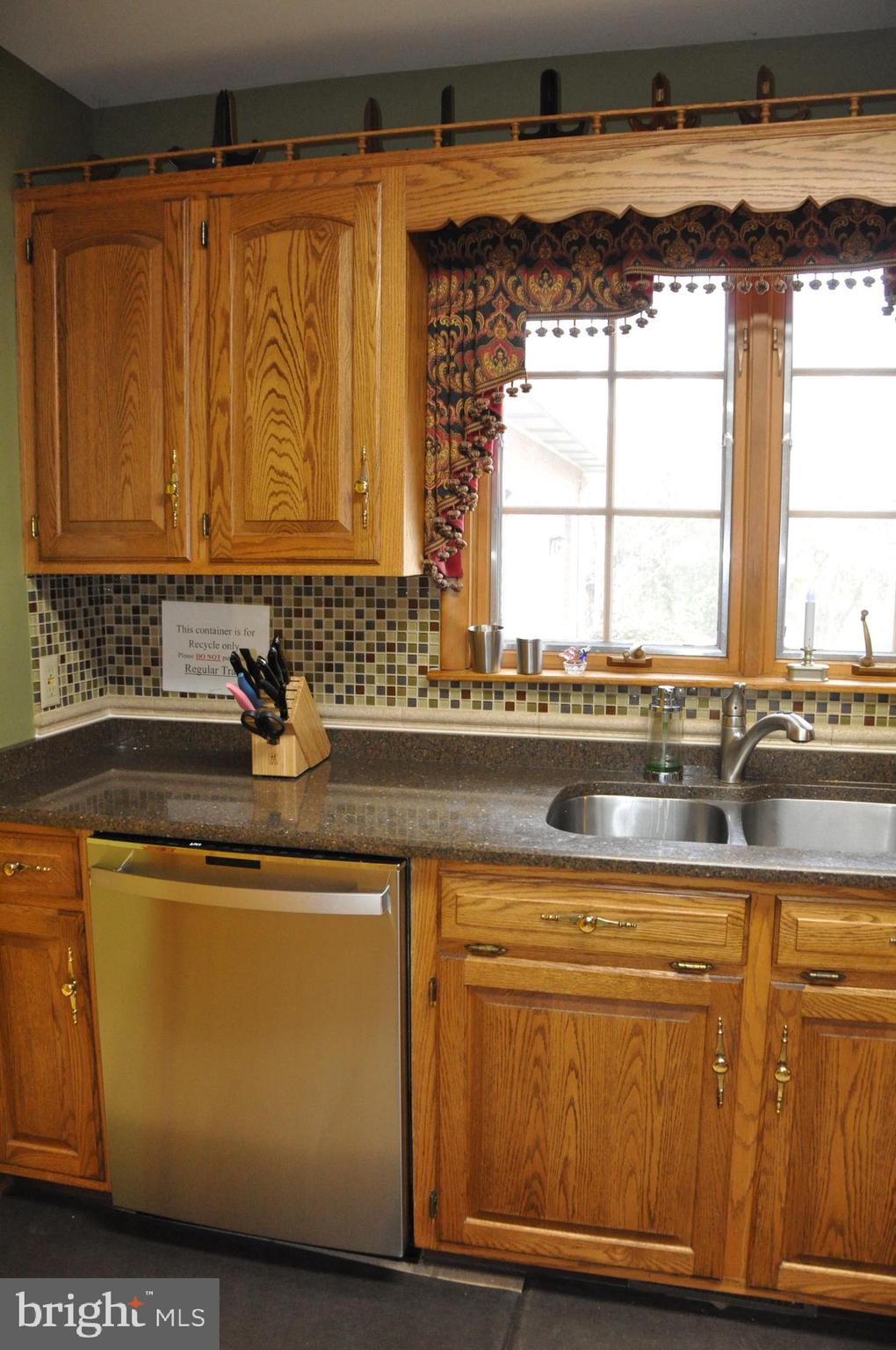 ROLLING HILLS - Residential