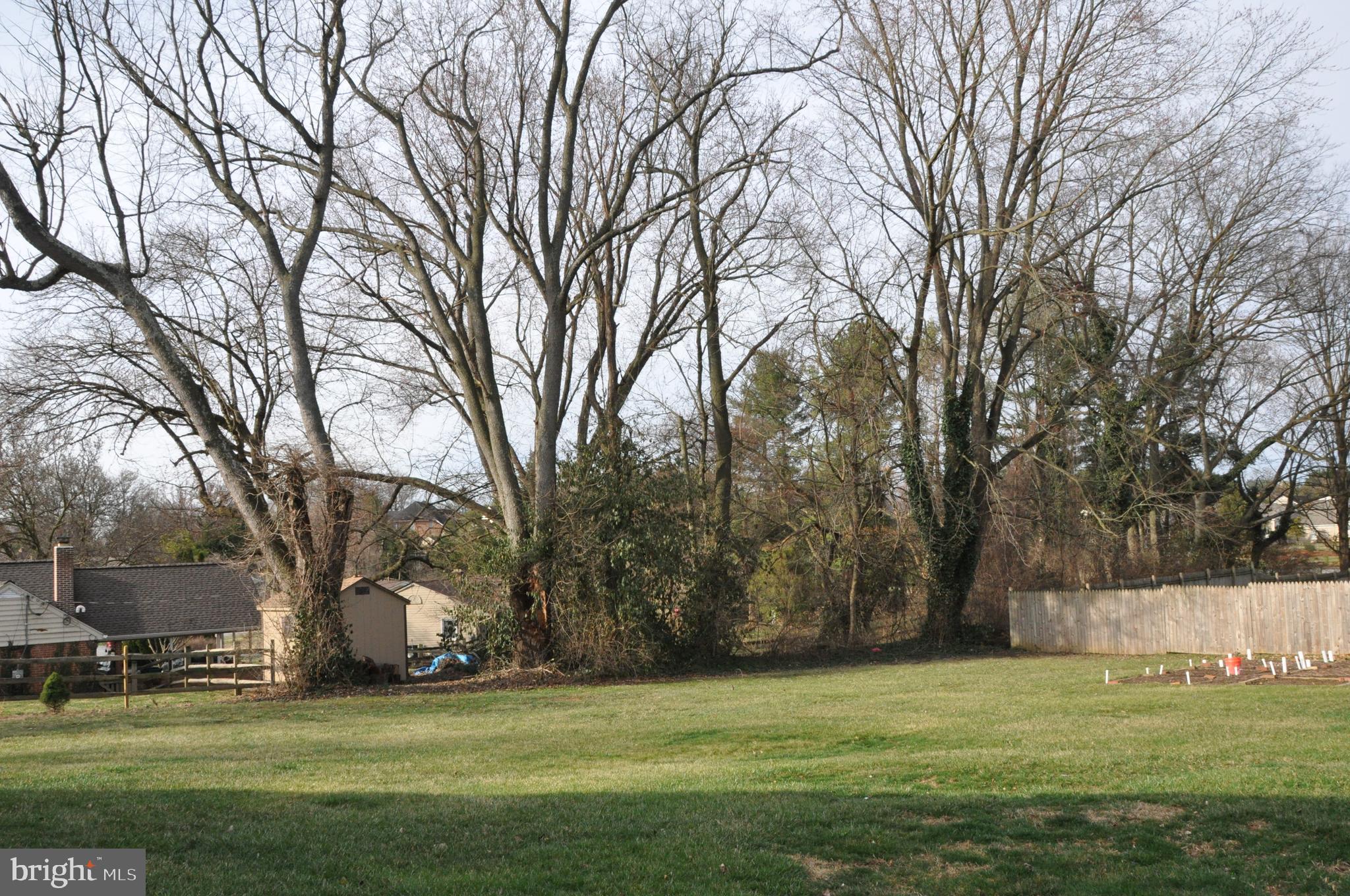 ROLLING HILLS - Residential