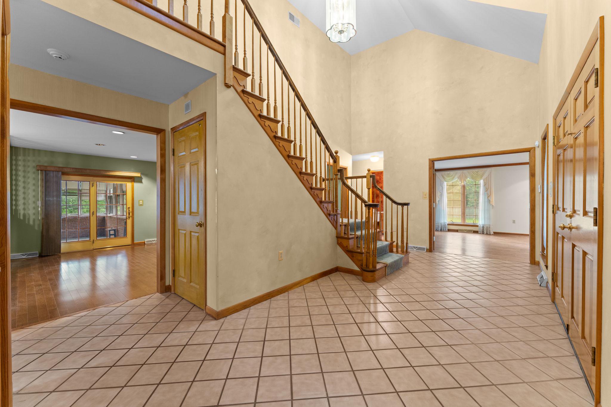 ROLLING HILLS - Residential