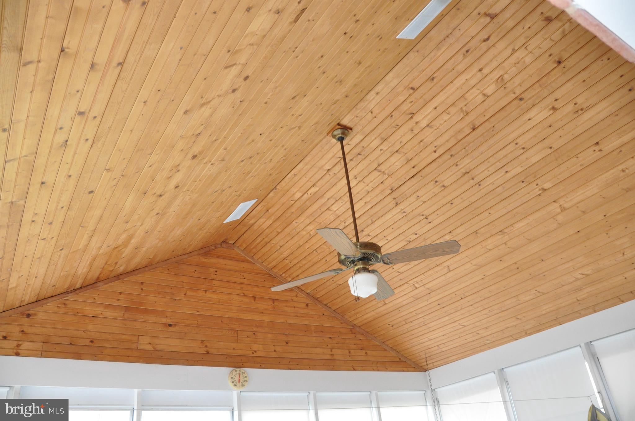 ROLLING HILLS - Residential