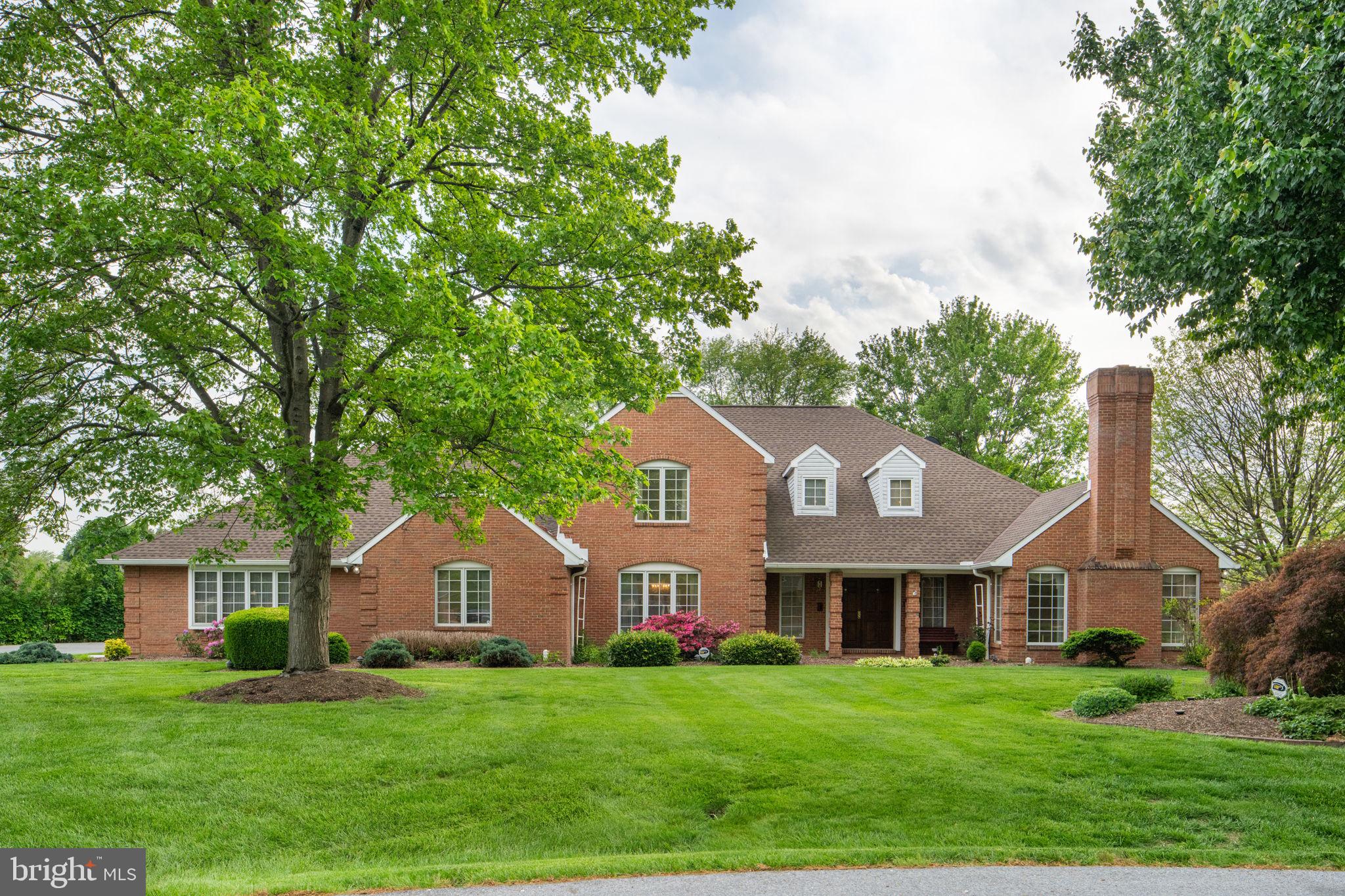 ROLLING HILLS - Residential