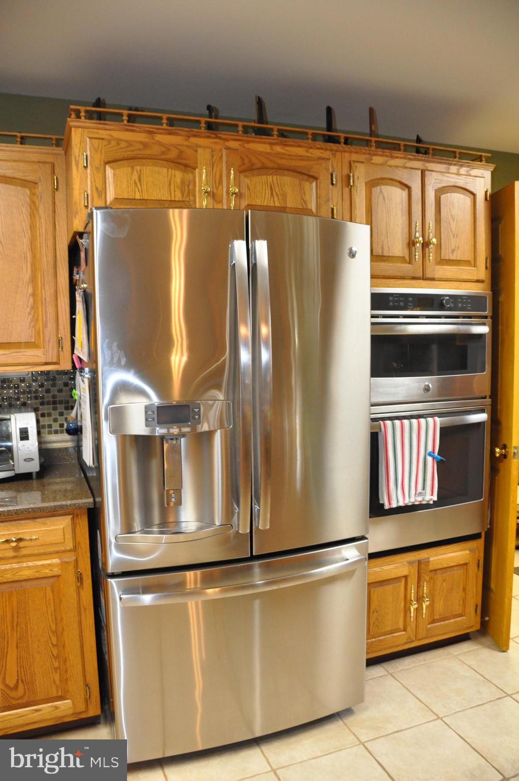 ROLLING HILLS - Residential