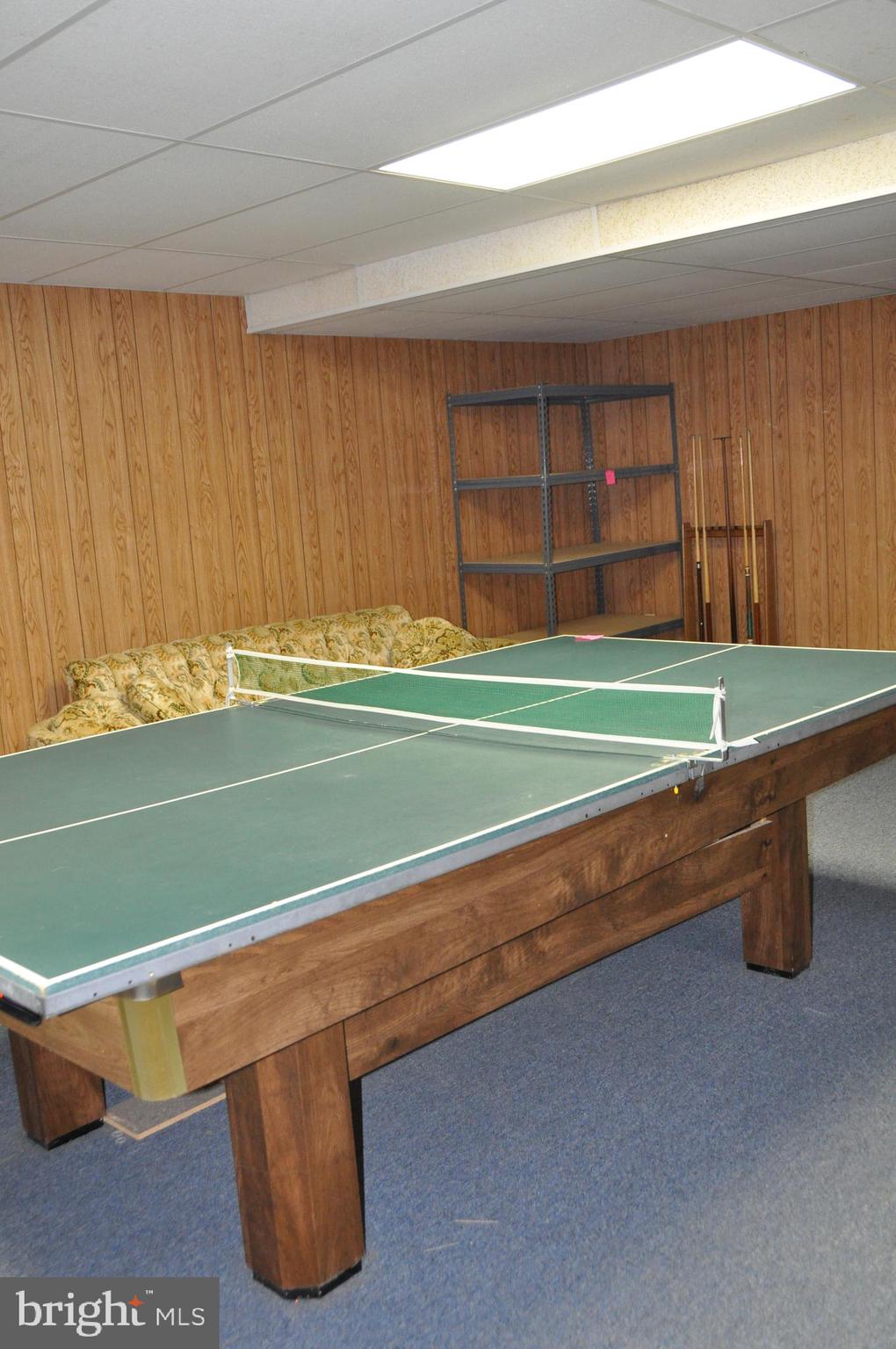 ROLLING HILLS - Residential