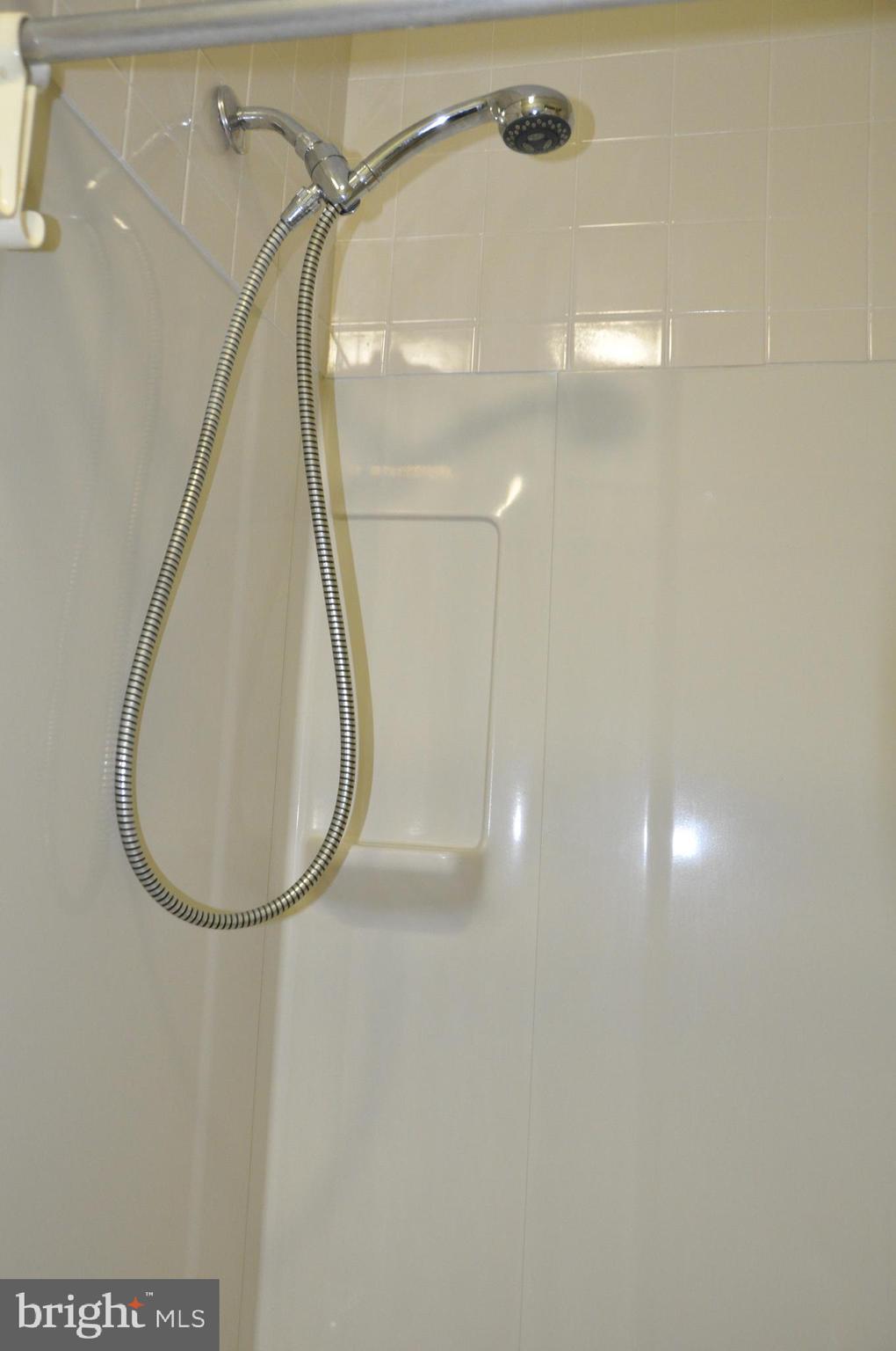 ROLLING HILLS - Residential