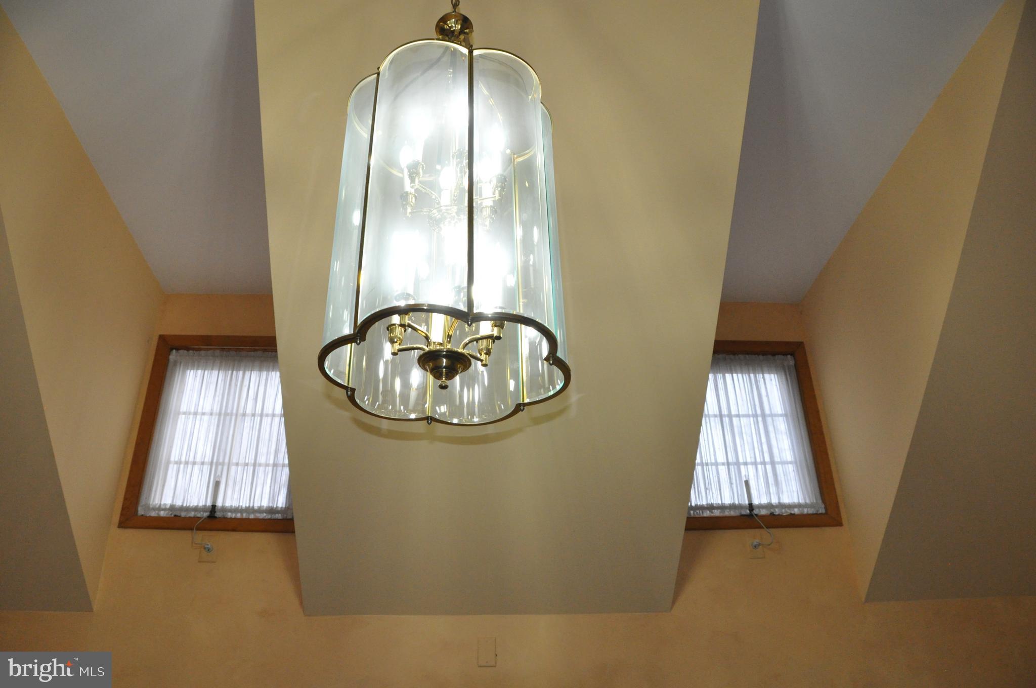 ROLLING HILLS - Residential