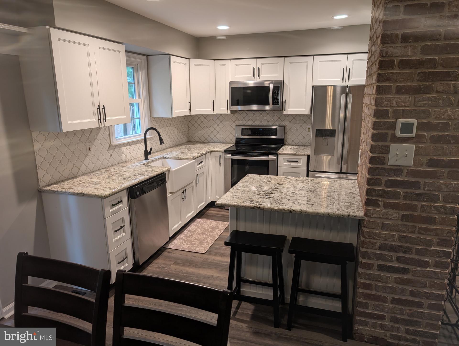 PICKERING POINTE - Residential