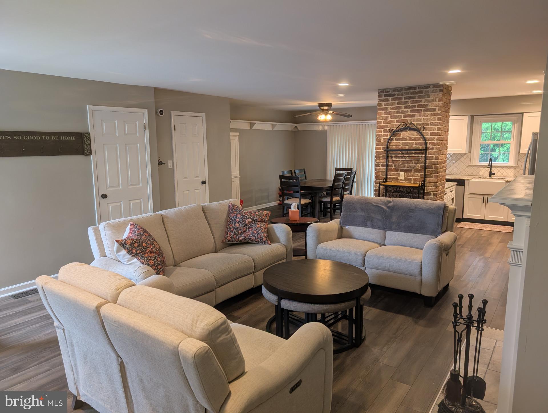 PICKERING POINTE - Residential