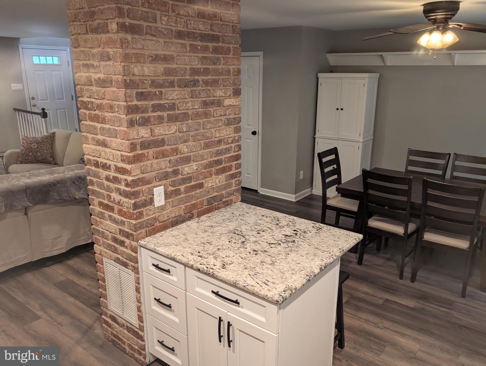 PICKERING POINTE - Residential