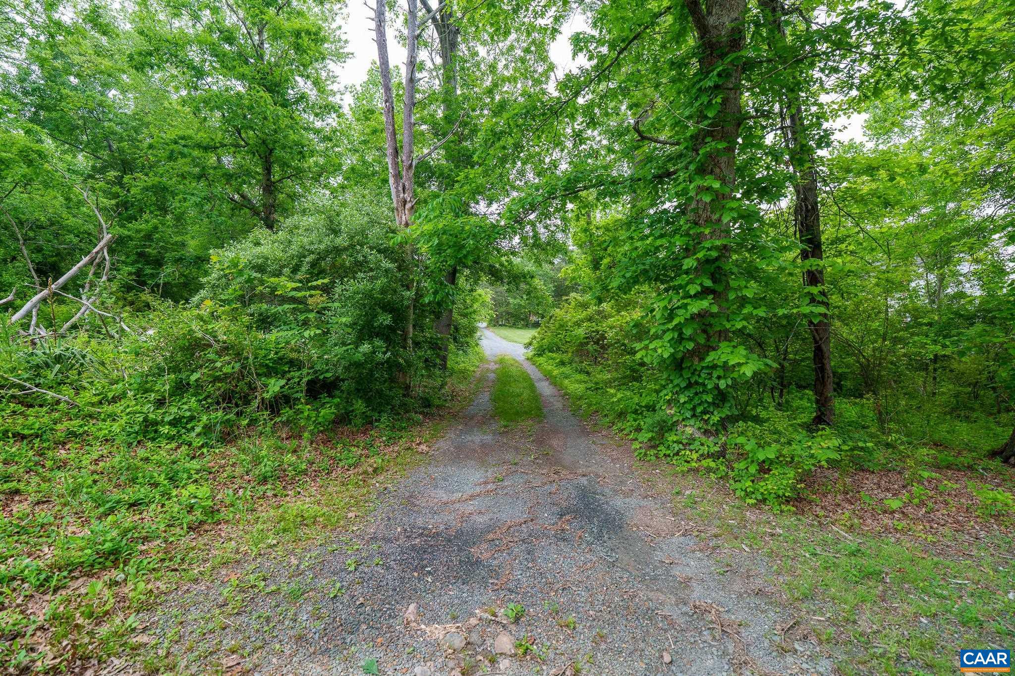3849 EVERETTSVILLE LN