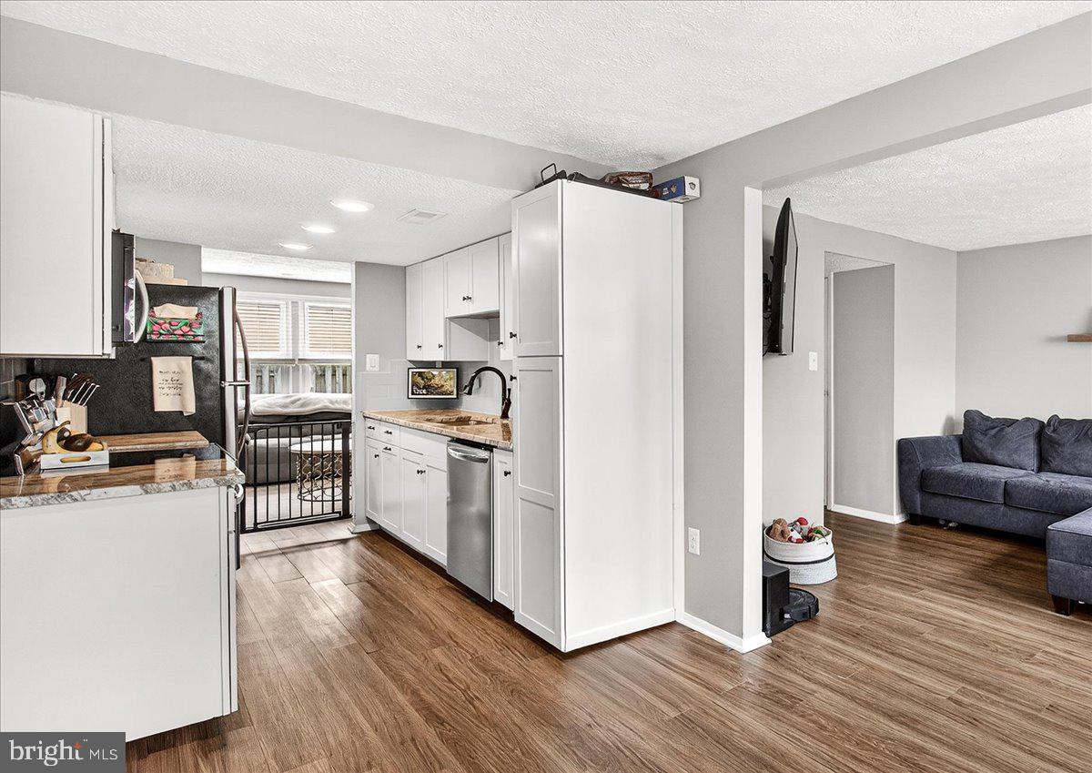 GLADE TOWN - Residential Lease