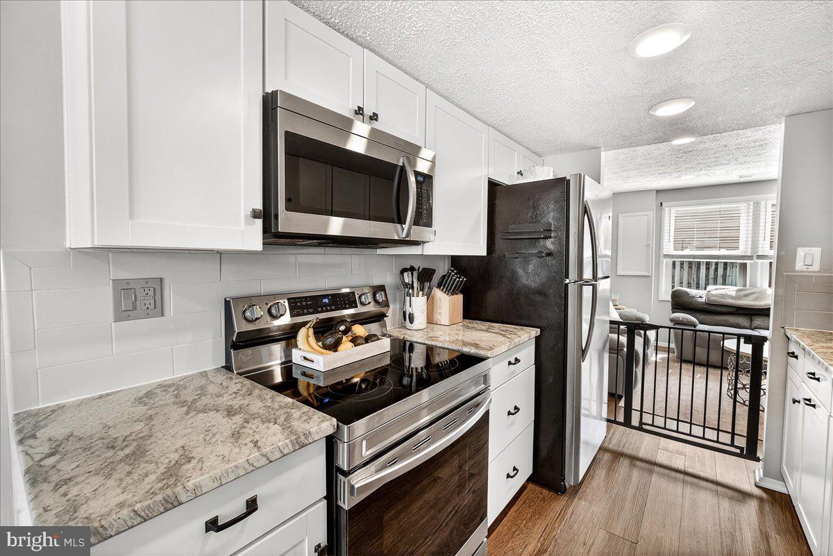 GLADE TOWN - Residential Lease