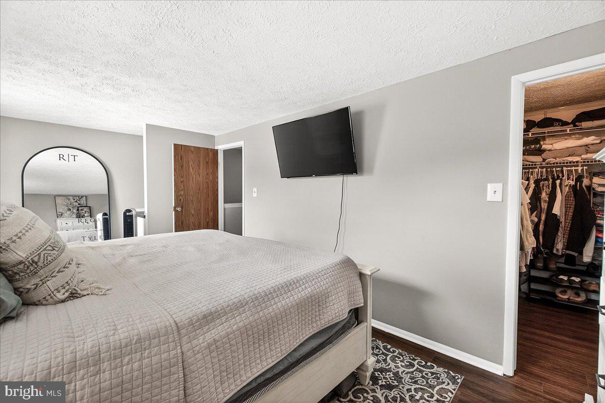 GLADE TOWN - Residential Lease