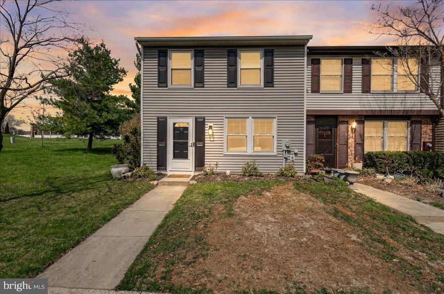 This 3 bedroom, 1.5 bathroom townhome has been fully upgraded! The interior features fresh finishes and contemporary updates throughout, providing a clean and inviting atmosphere. Enjoy a private outdoor space in the fenced yard and access to desirable community amenities. Situated in a quiet neighborhood , this home combines comfort and convenience in a sought-after area.