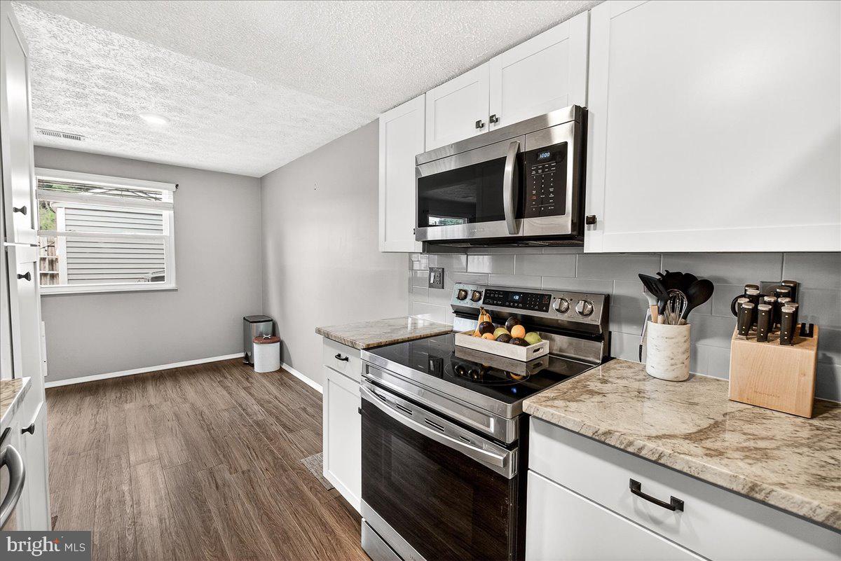 GLADE TOWN - Residential Lease