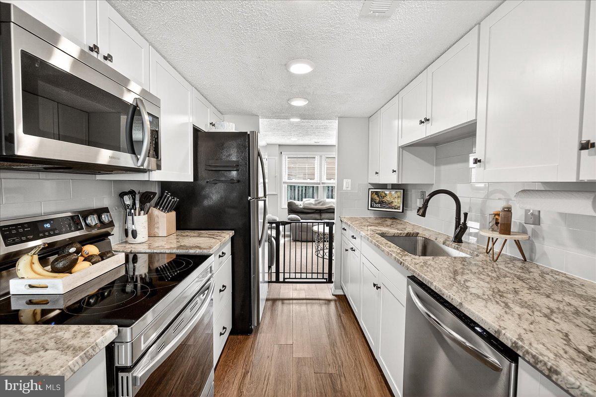 GLADE TOWN - Residential Lease