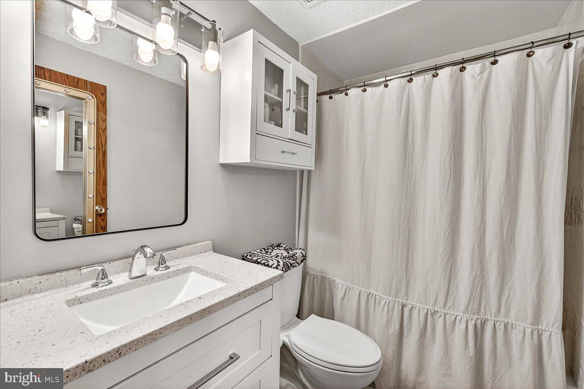 GLADE TOWN - Residential Lease