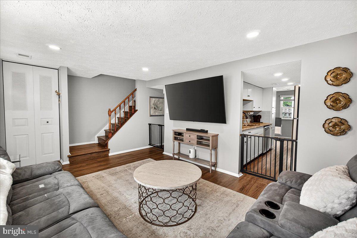 GLADE TOWN - Residential Lease