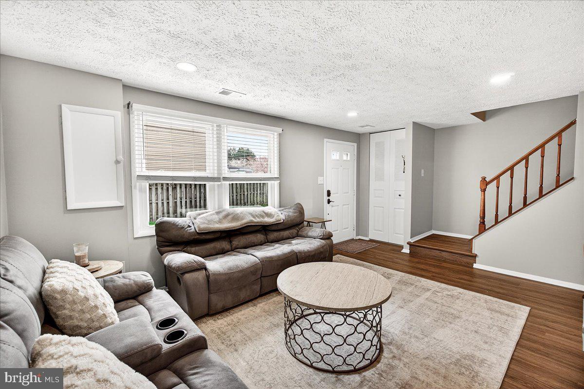 GLADE TOWN - Residential Lease