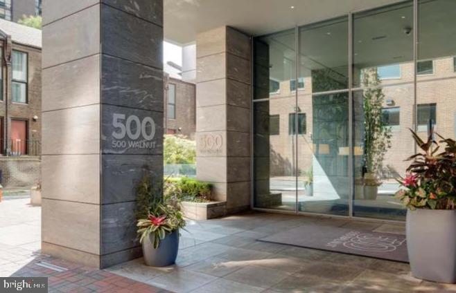 SOCIETY HILL - Residential