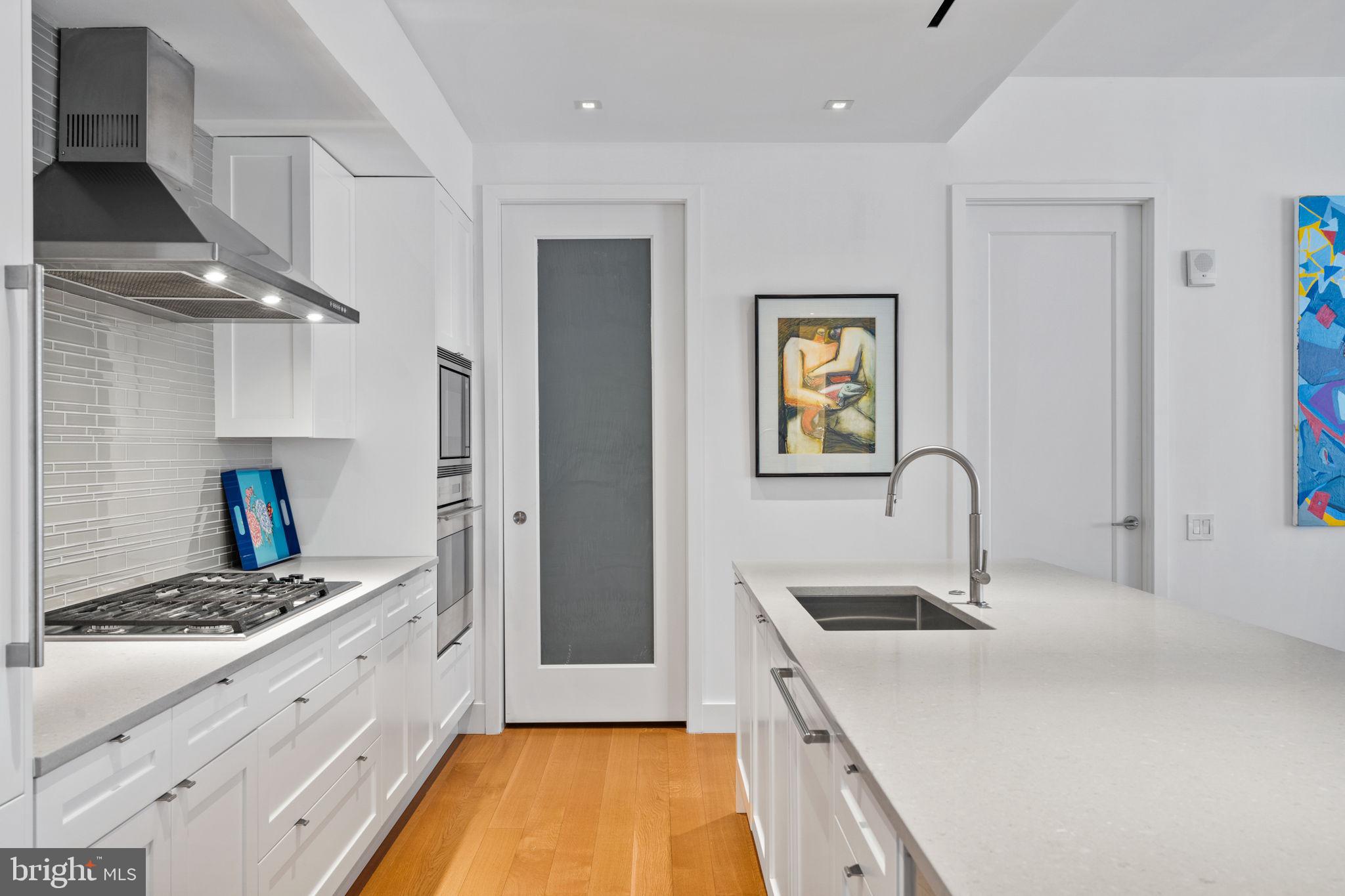 SOCIETY HILL - Residential