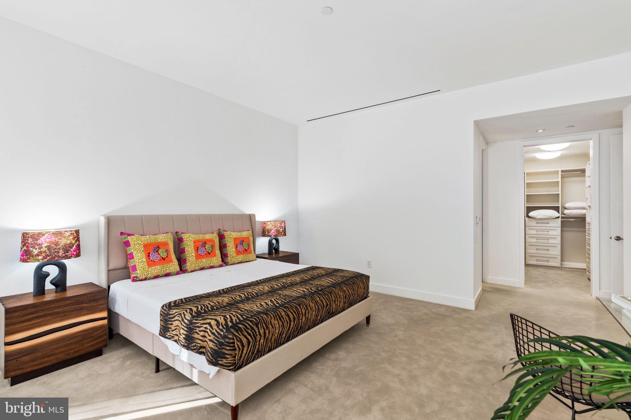 SOCIETY HILL - Residential