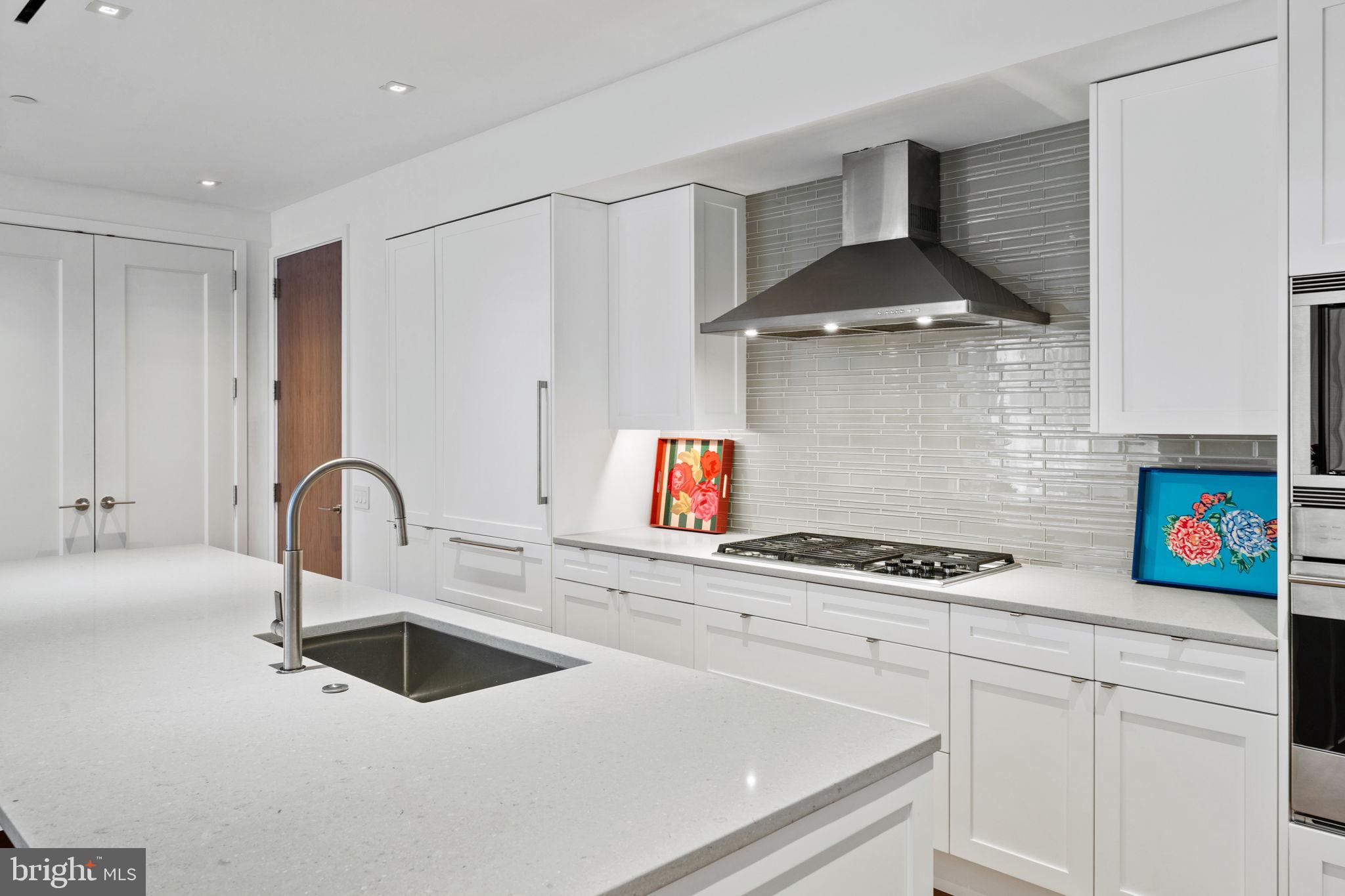 SOCIETY HILL - Residential