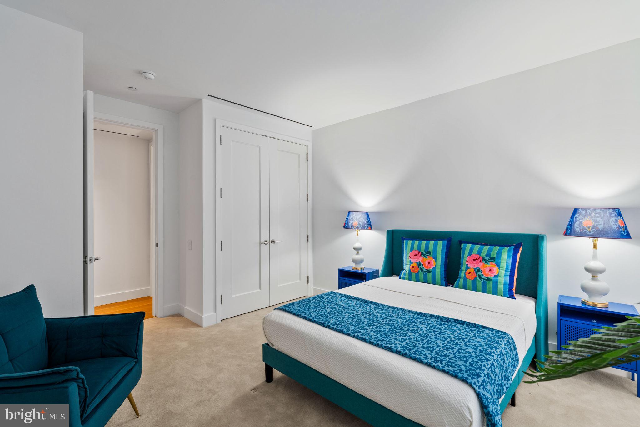 SOCIETY HILL - Residential