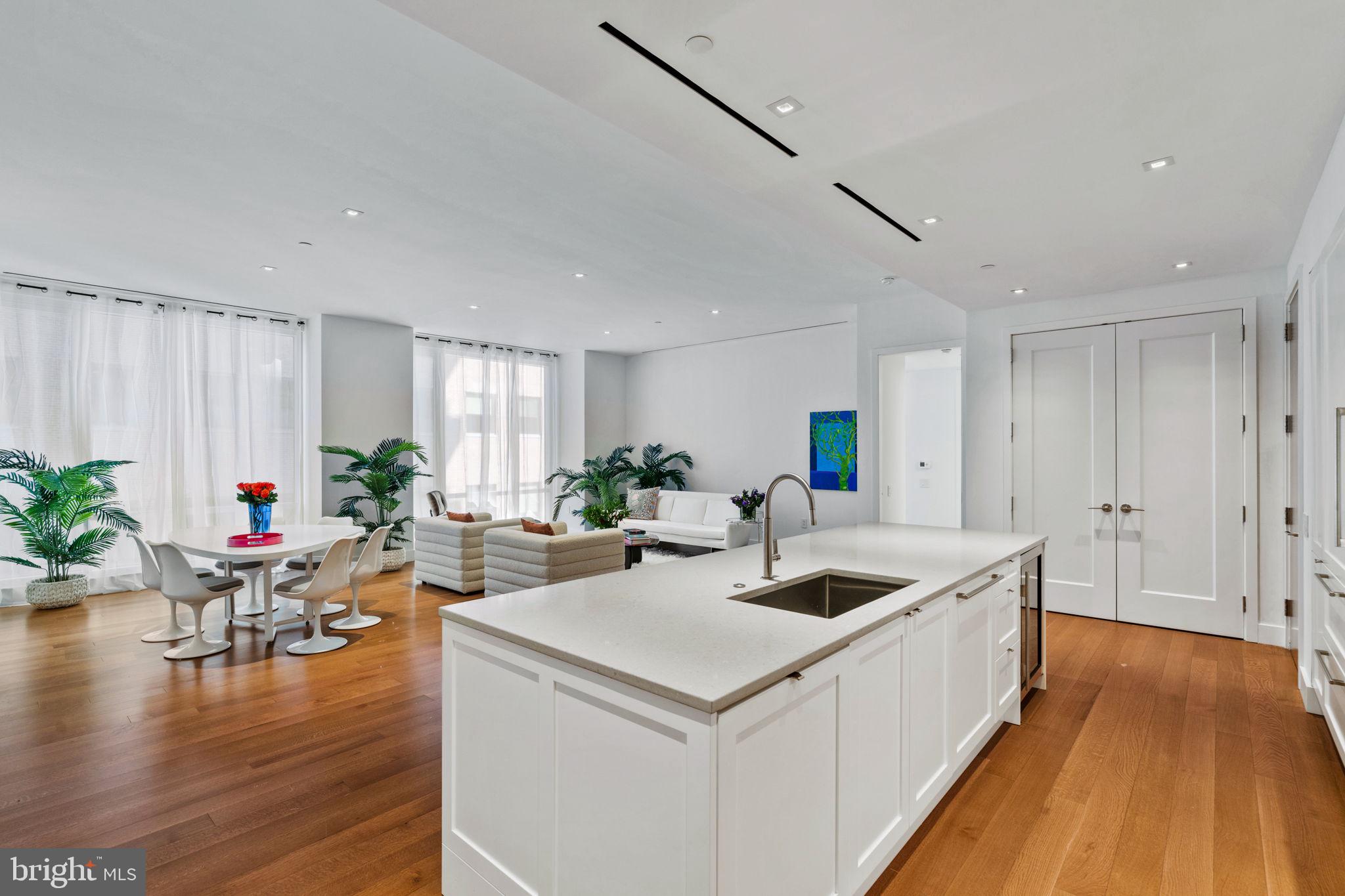 SOCIETY HILL - Residential