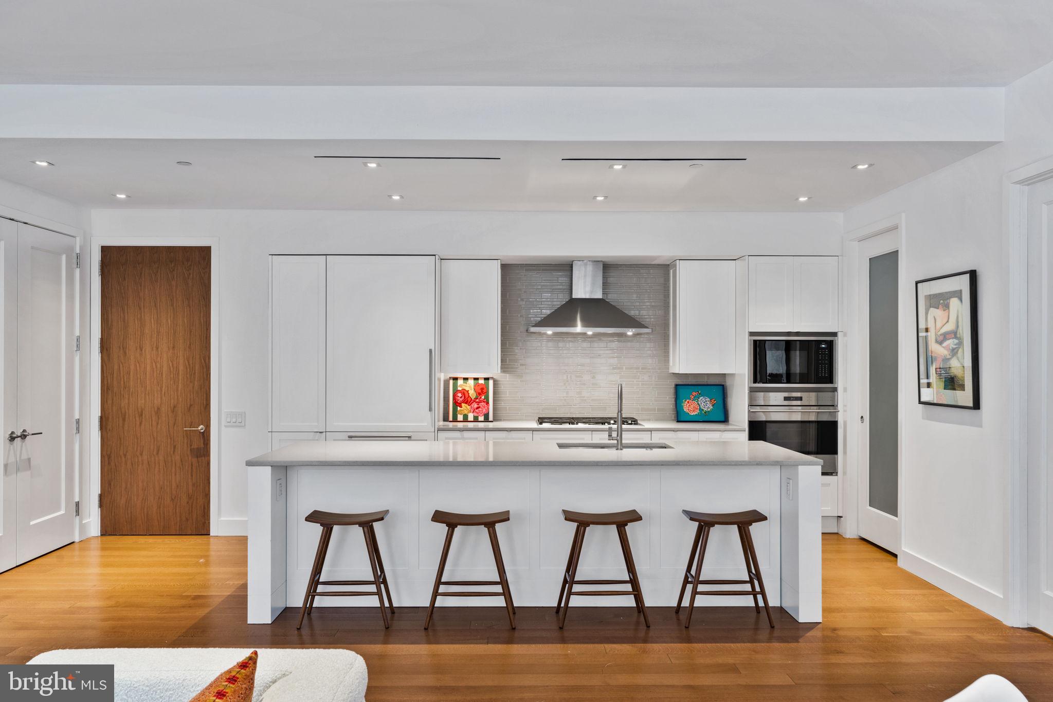 SOCIETY HILL - Residential