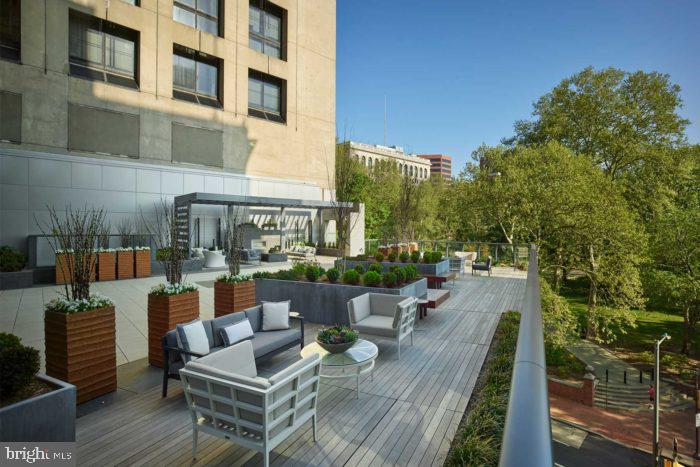 SOCIETY HILL - Residential