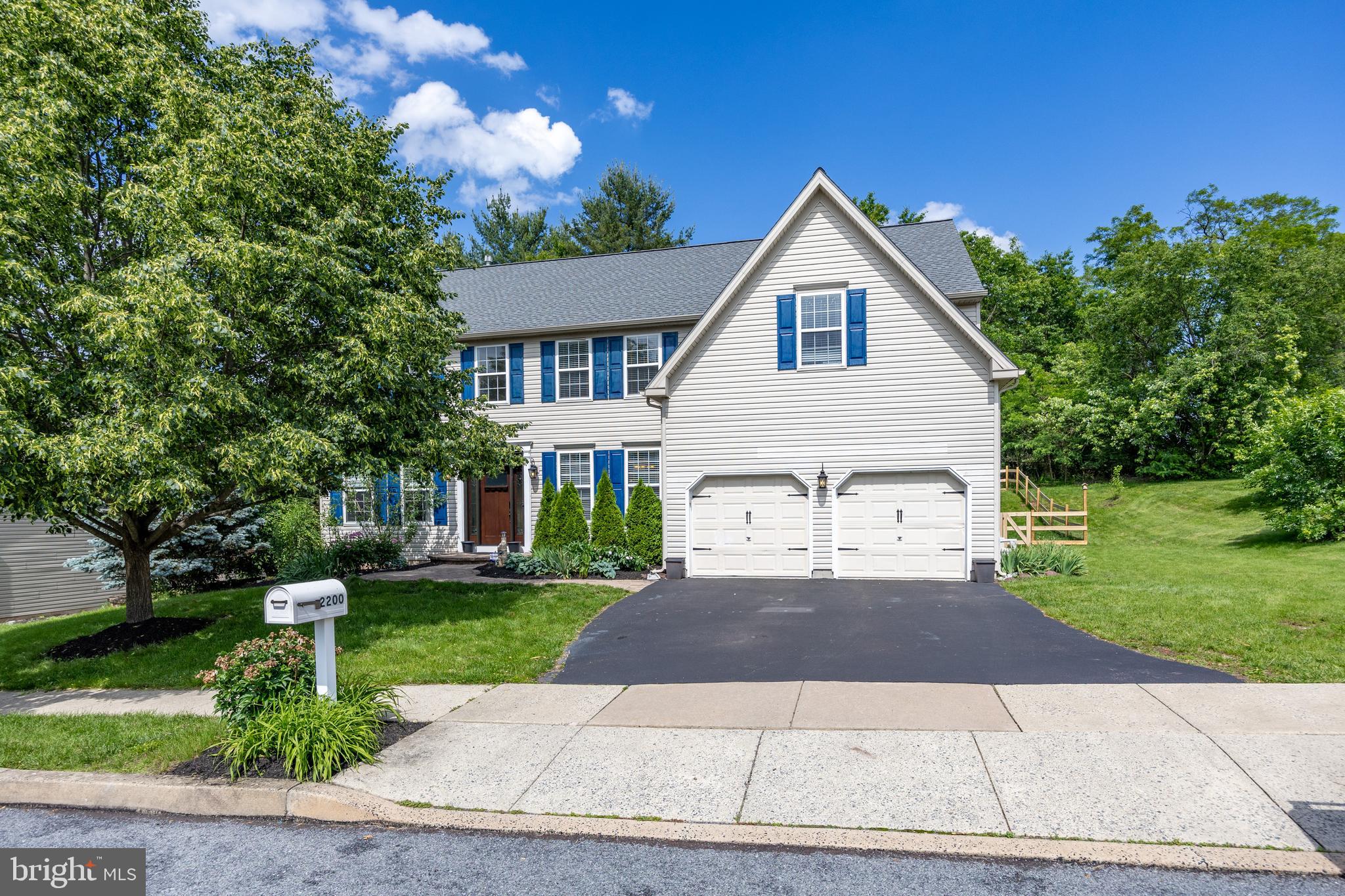 2200 SUMMERDALE LANE
