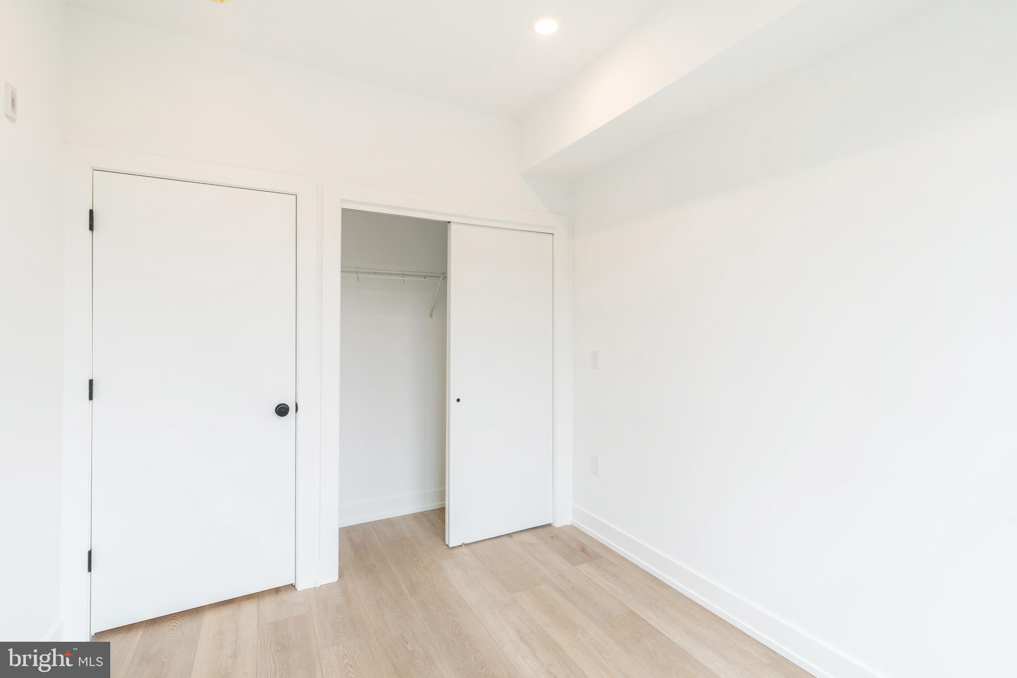 QUEEN VILLAGE - Residential Lease