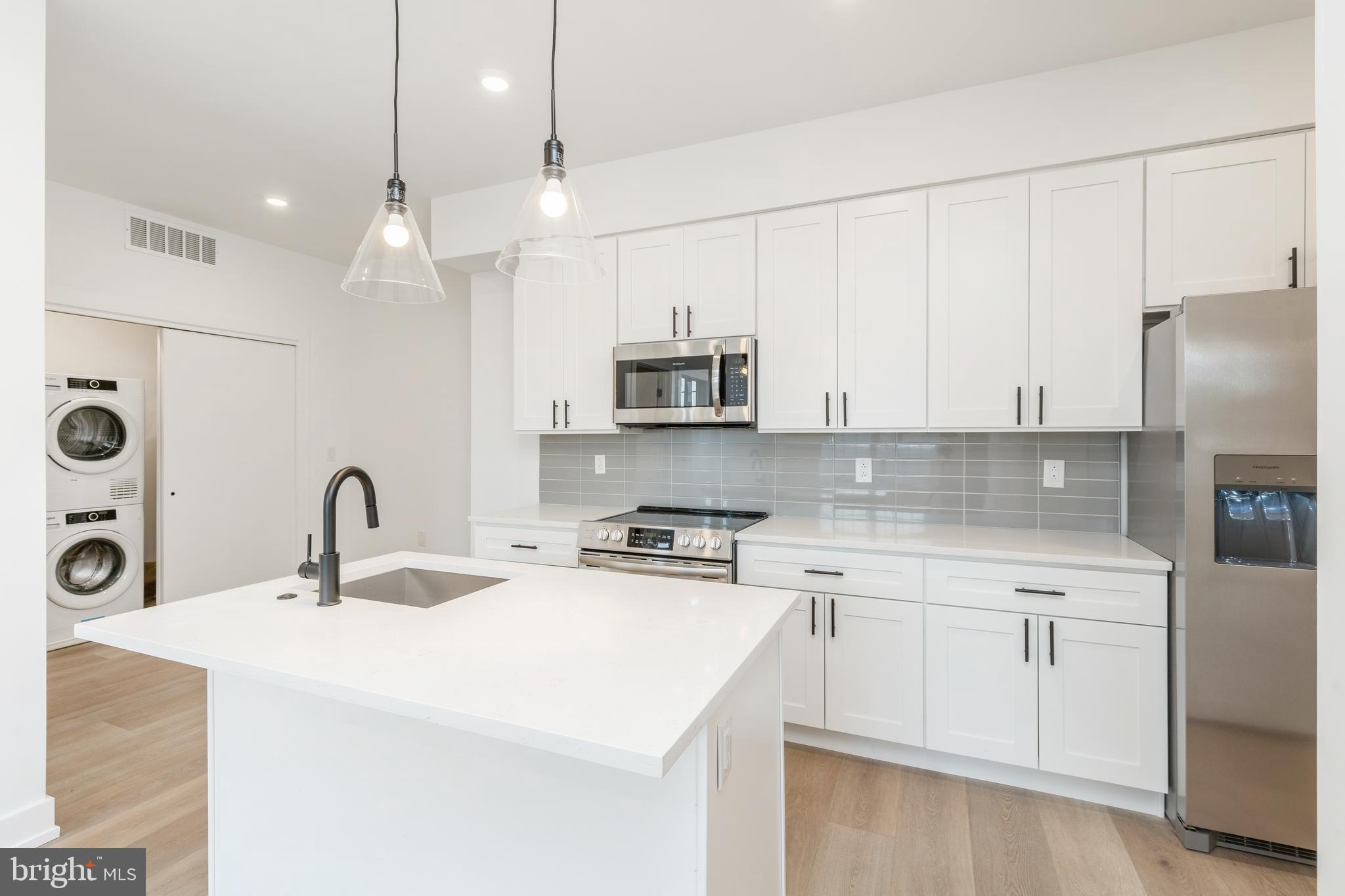 QUEEN VILLAGE - Residential Lease