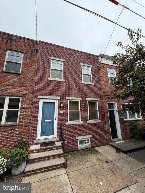 Townhouse For Sale - 938 Morris Street<br/> PHILADELPHIA, PA 19148
