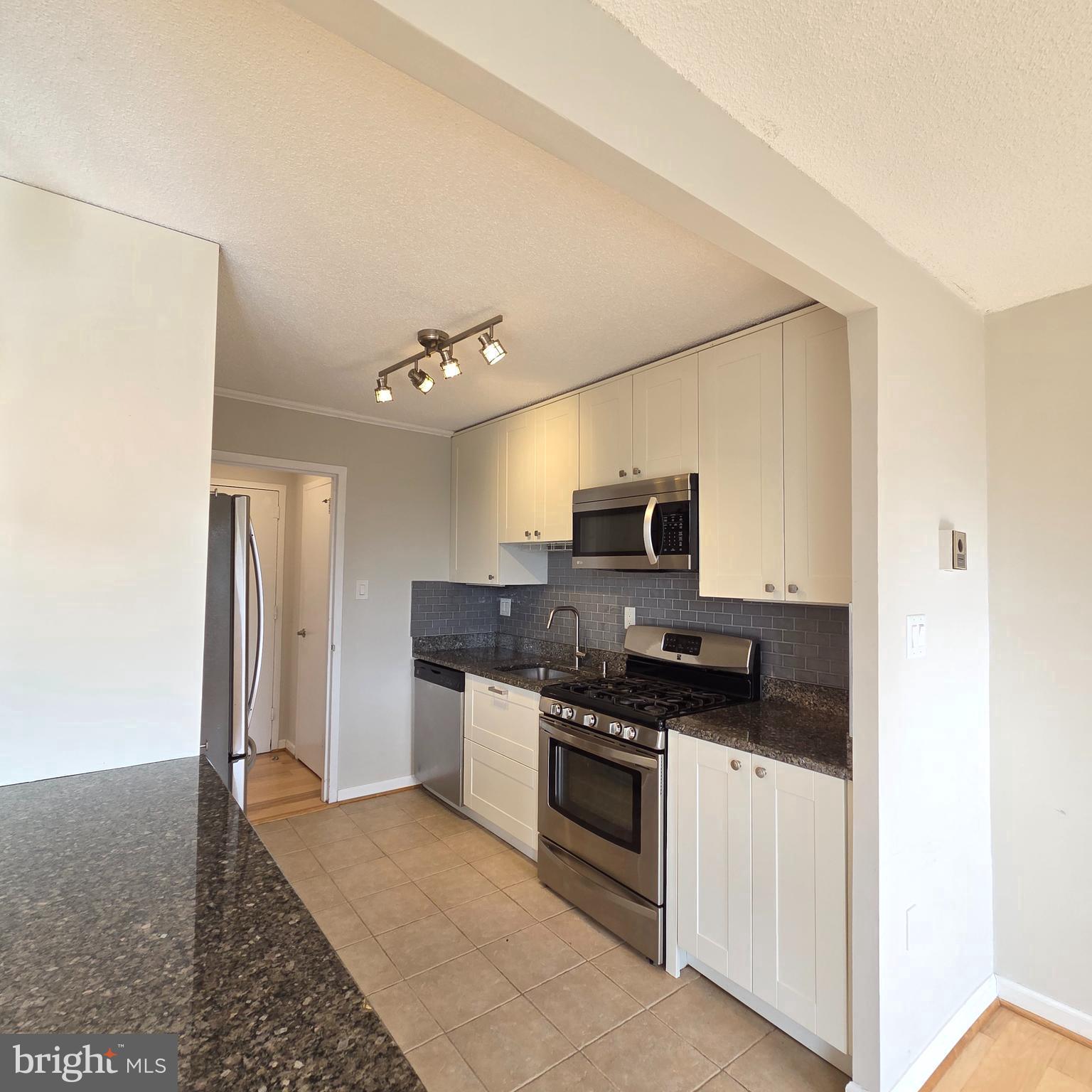 PARK PLACE - Residential Lease