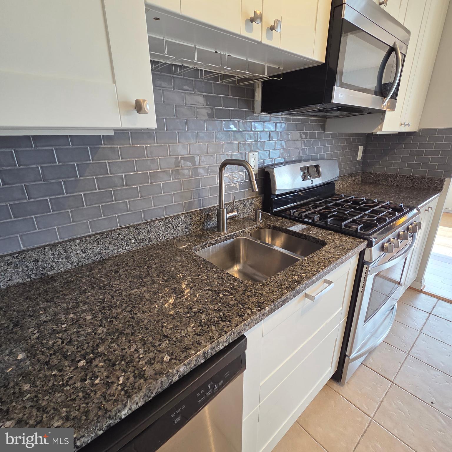 PARK PLACE - Residential Lease