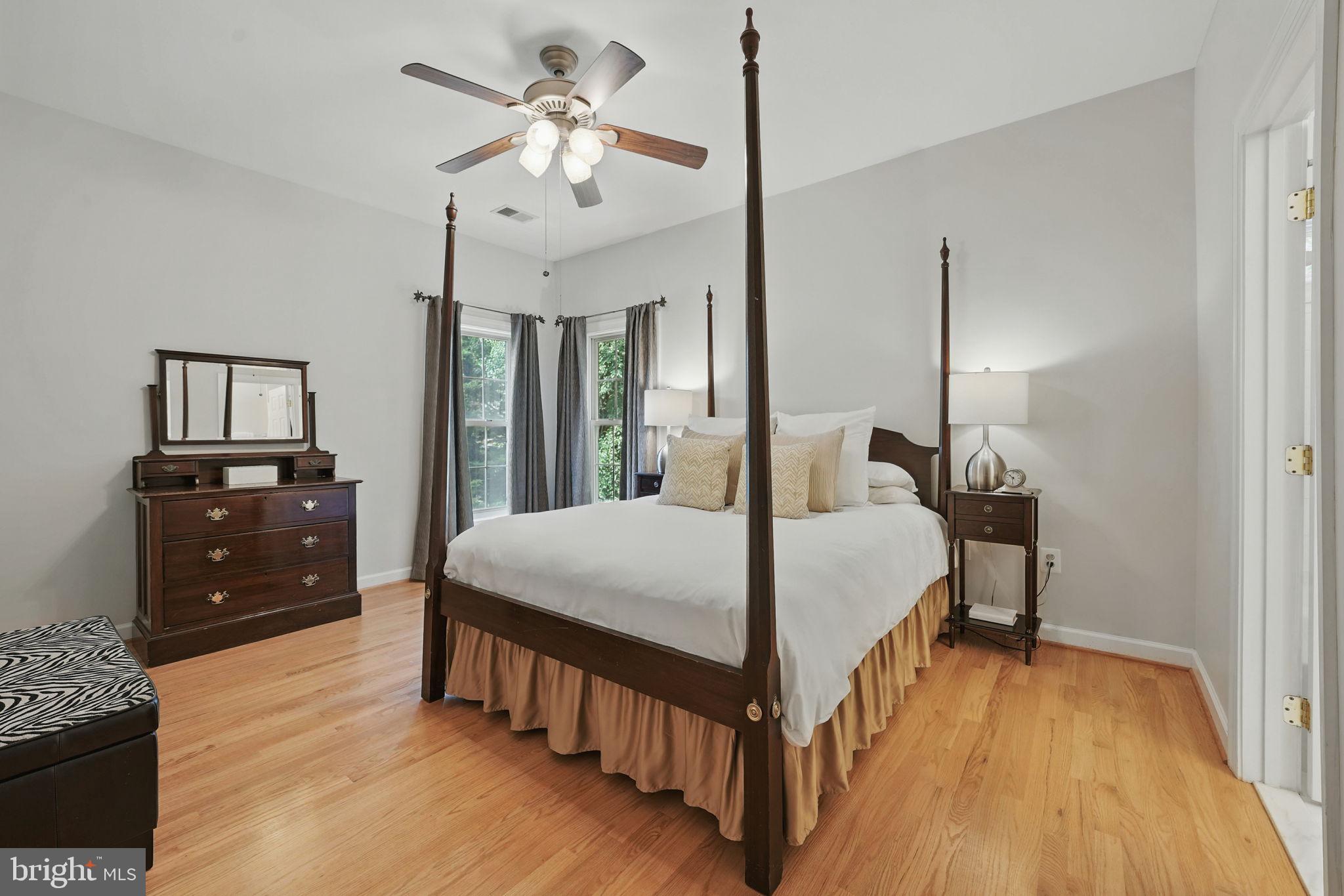 TYSONS EXECUTIVE VILLAGE - Residential