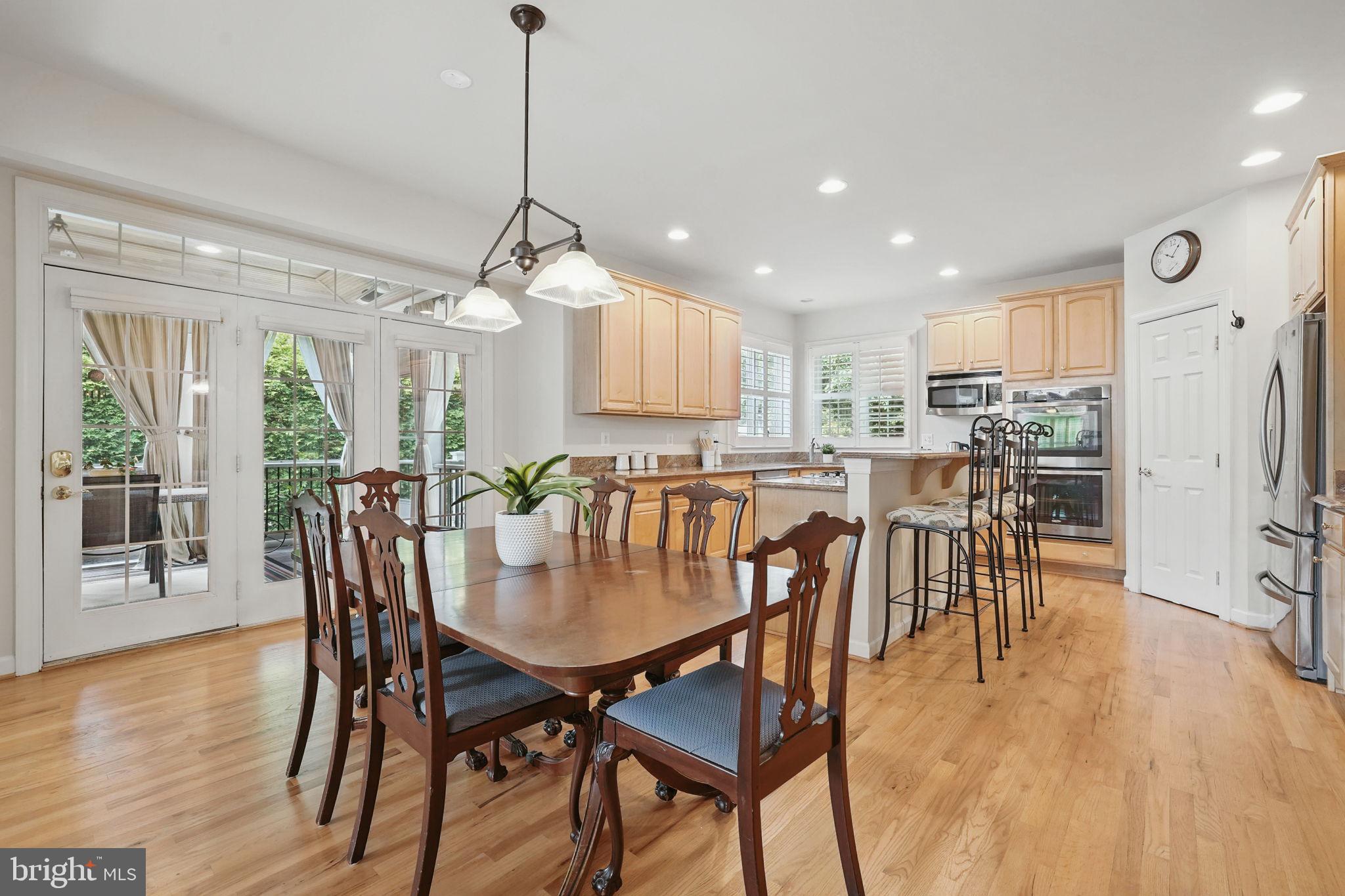 TYSONS EXECUTIVE VILLAGE - Residential