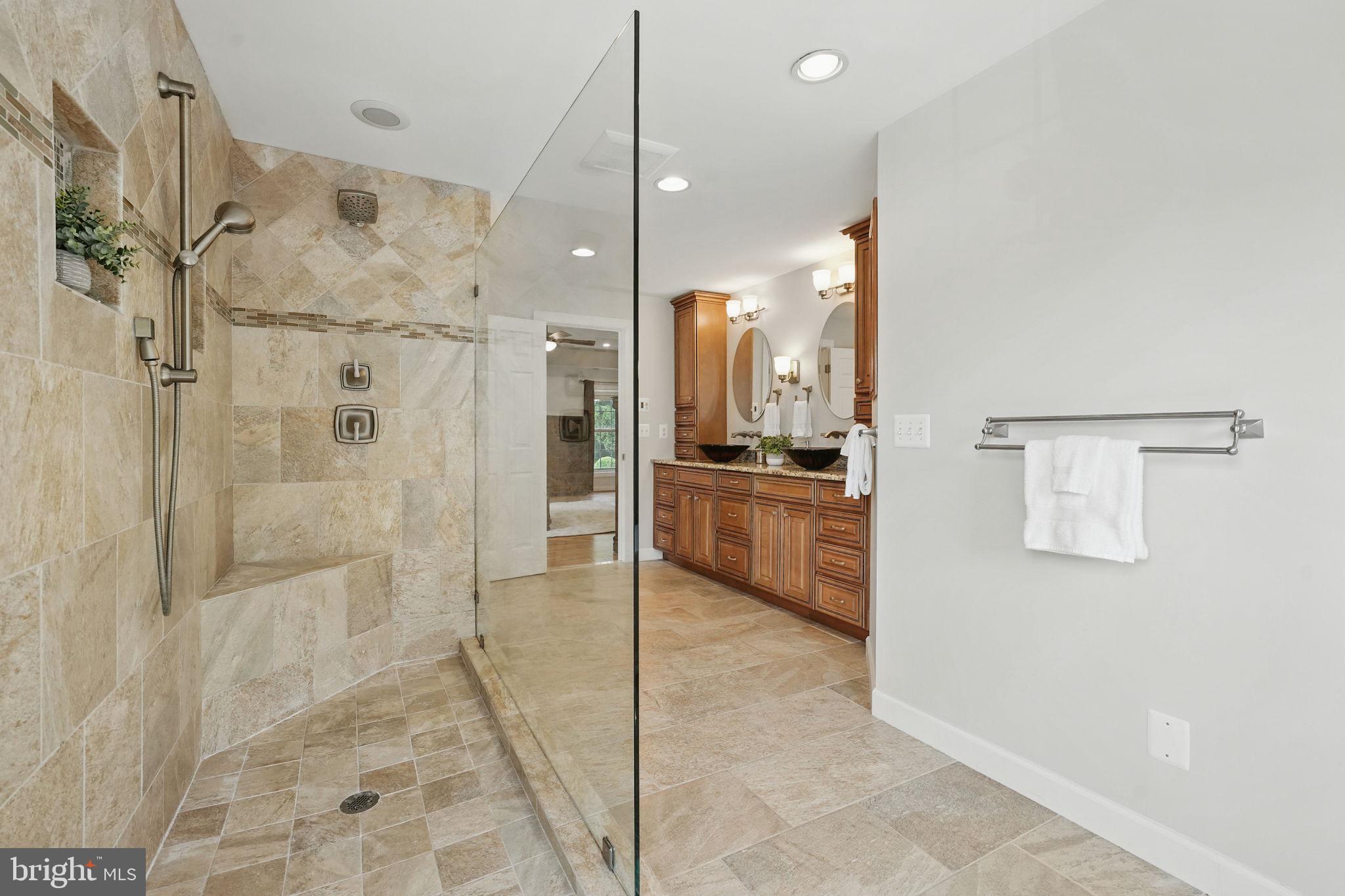 TYSONS EXECUTIVE VILLAGE - Residential