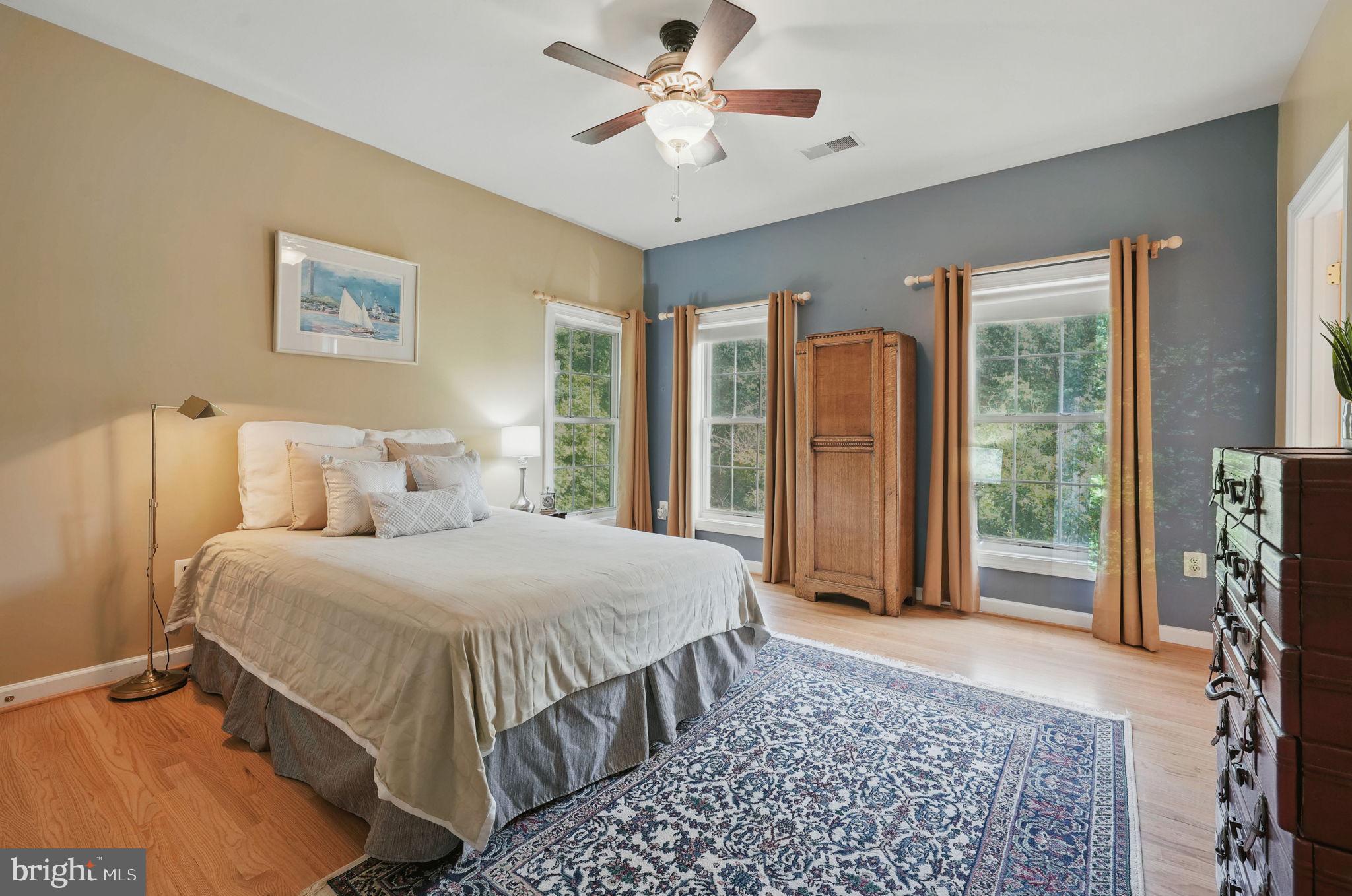 TYSONS EXECUTIVE VILLAGE - Residential