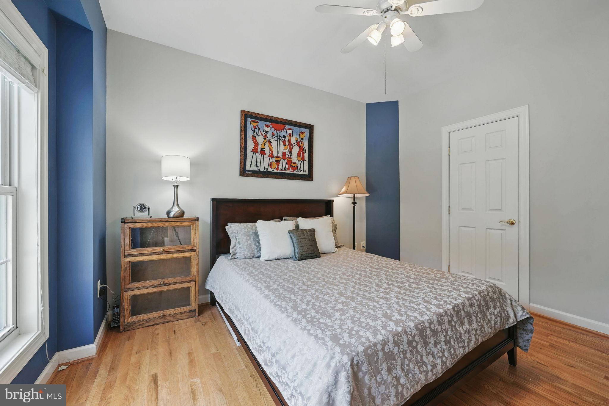 TYSONS EXECUTIVE VILLAGE - Residential