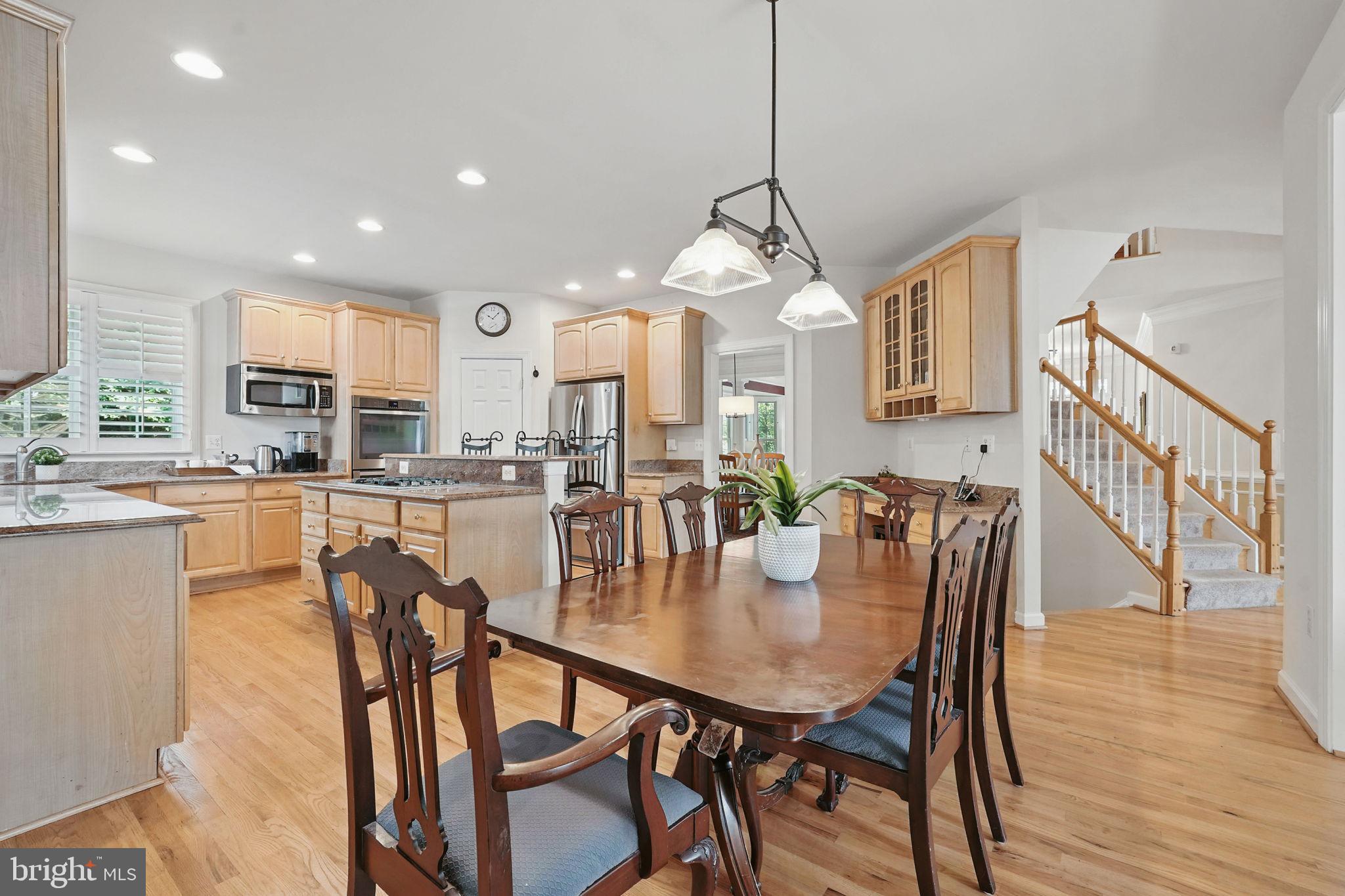 TYSONS EXECUTIVE VILLAGE - Residential