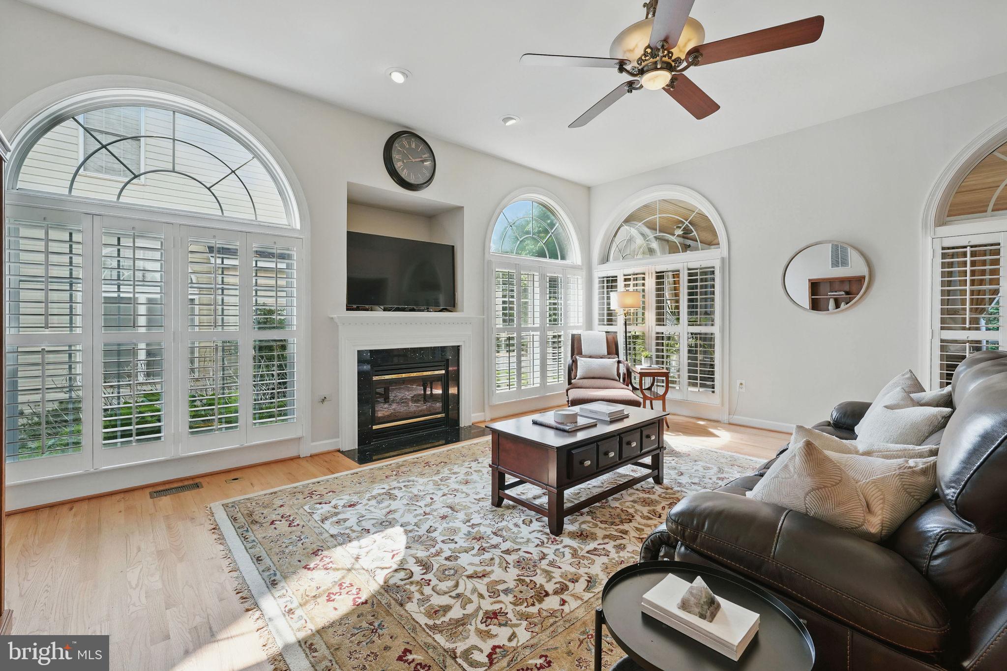 TYSONS EXECUTIVE VILLAGE - Residential