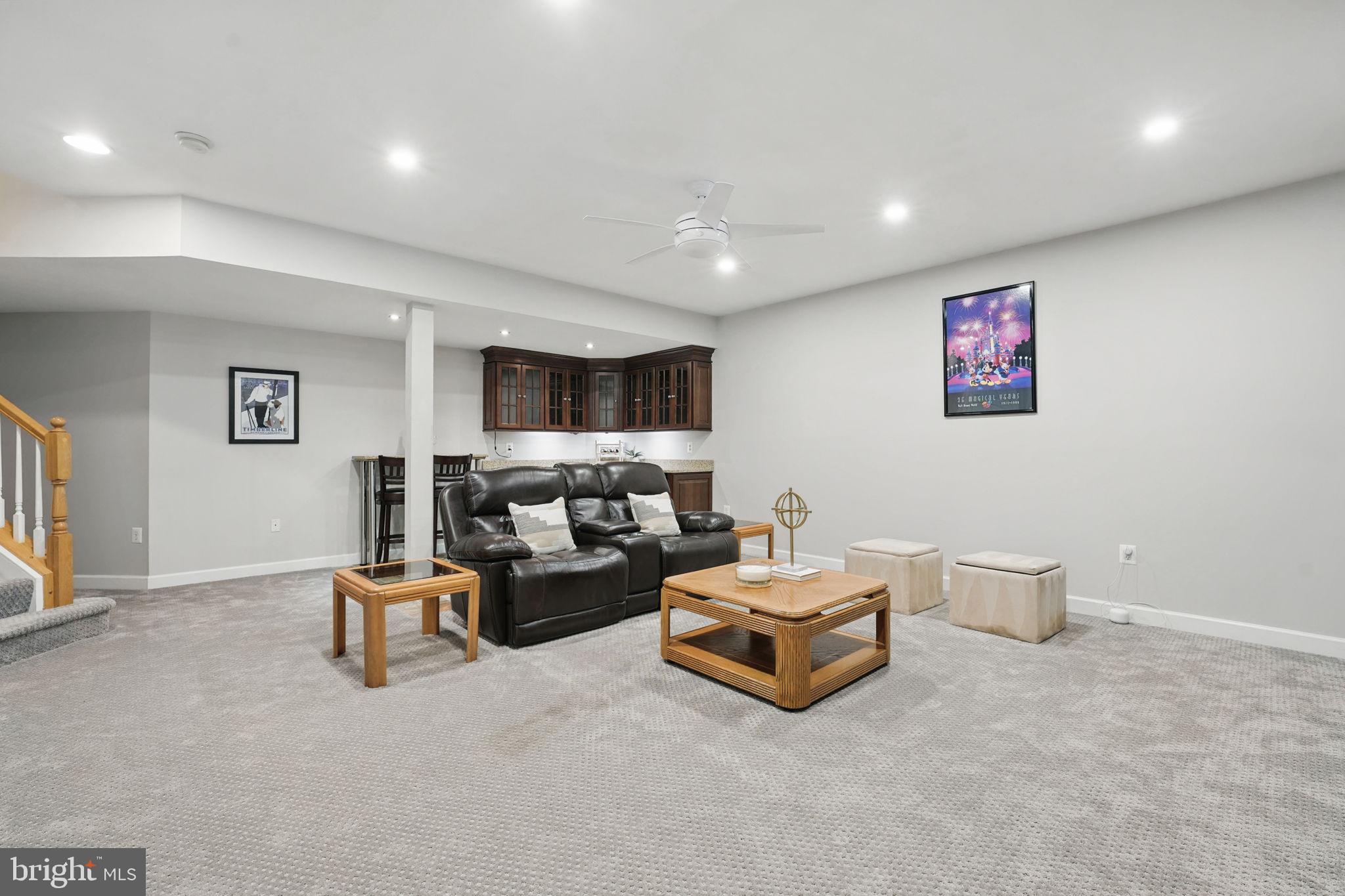 TYSONS EXECUTIVE VILLAGE - Residential