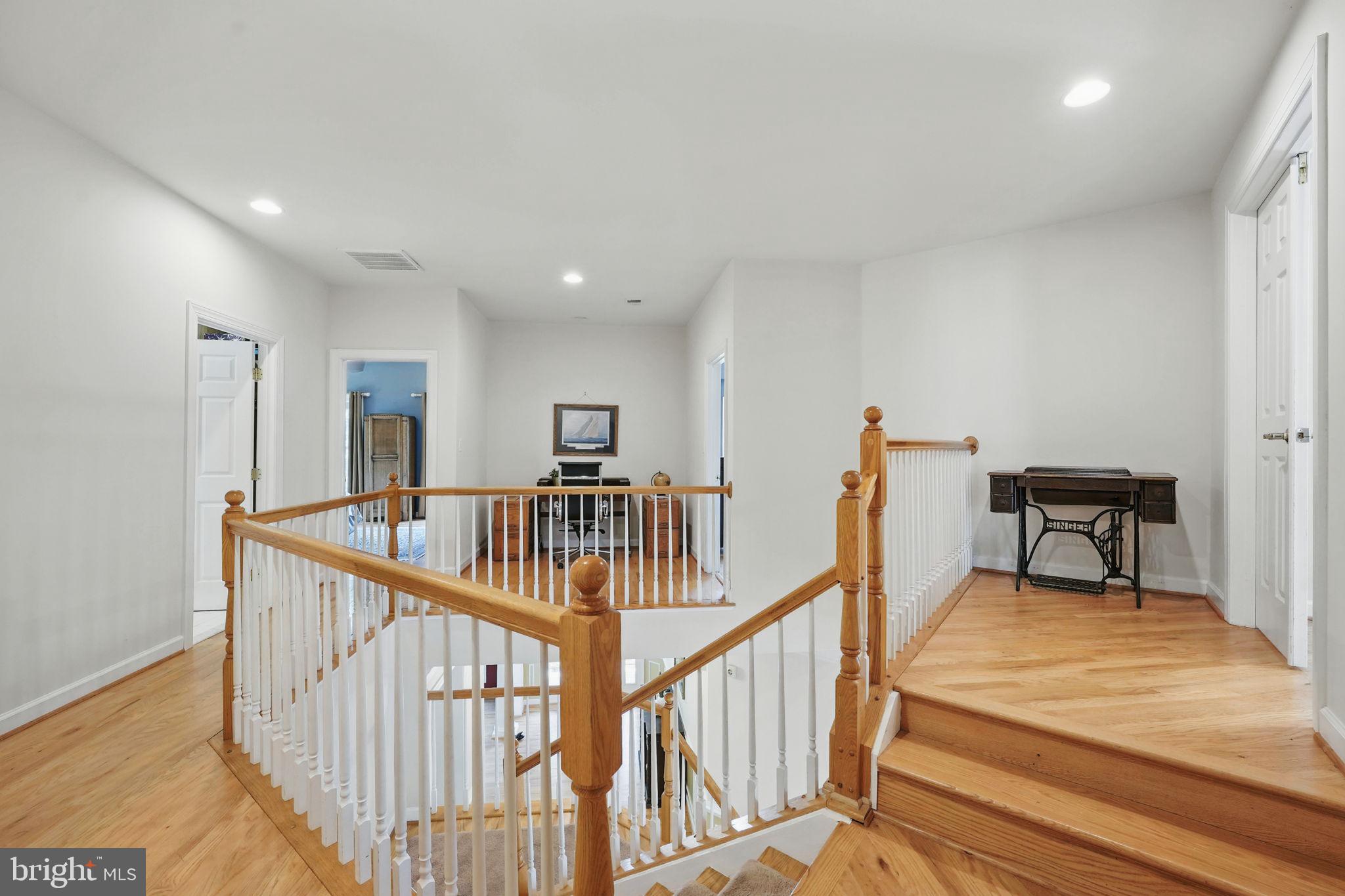 TYSONS EXECUTIVE VILLAGE - Residential