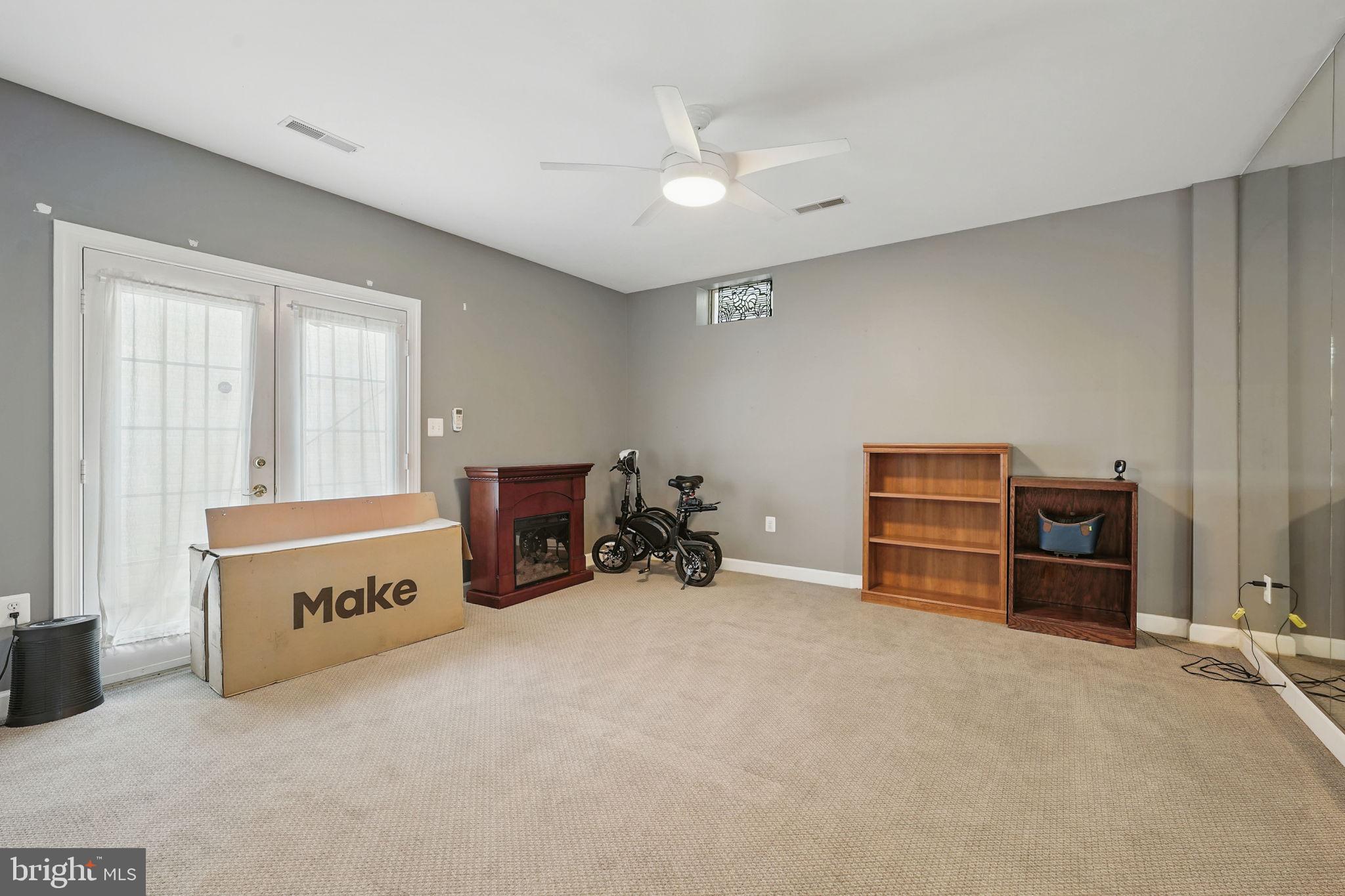 TYSONS EXECUTIVE VILLAGE - Residential