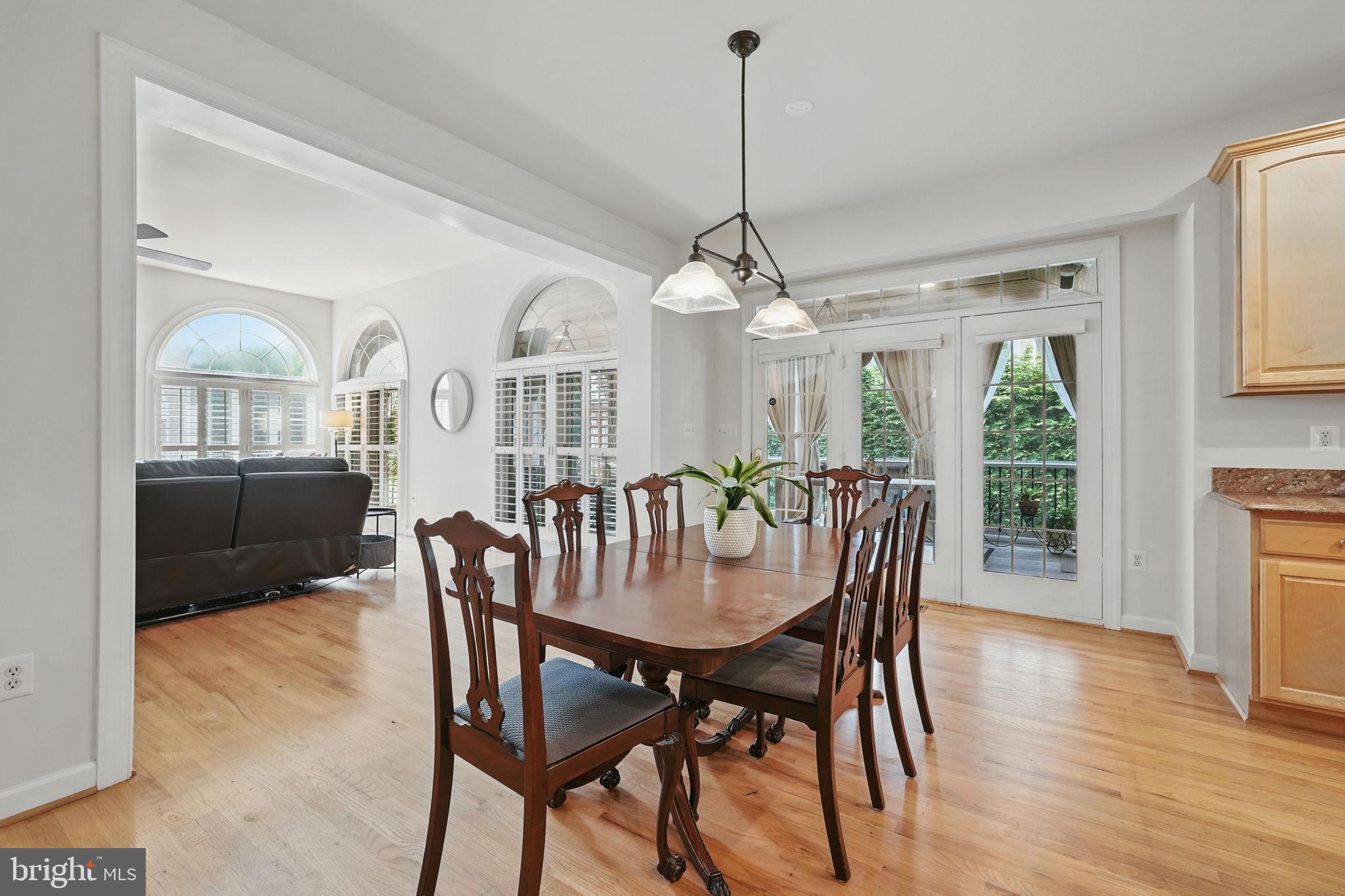 TYSONS EXECUTIVE VILLAGE - Residential