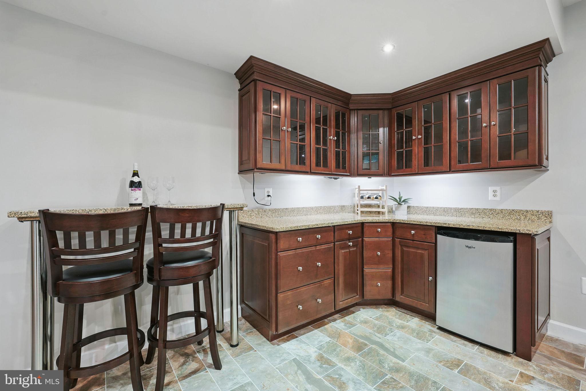 TYSONS EXECUTIVE VILLAGE - Residential