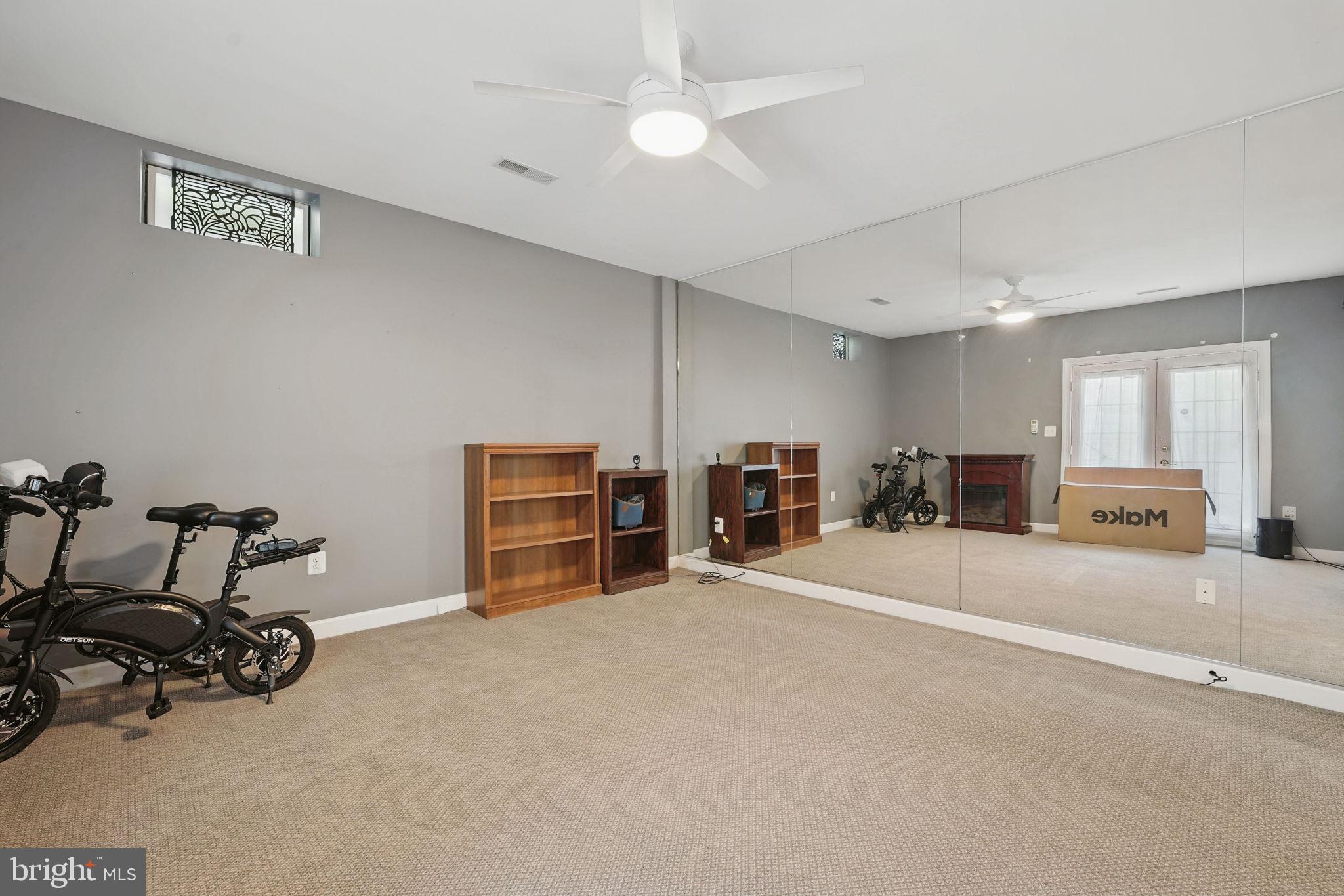 TYSONS EXECUTIVE VILLAGE - Residential